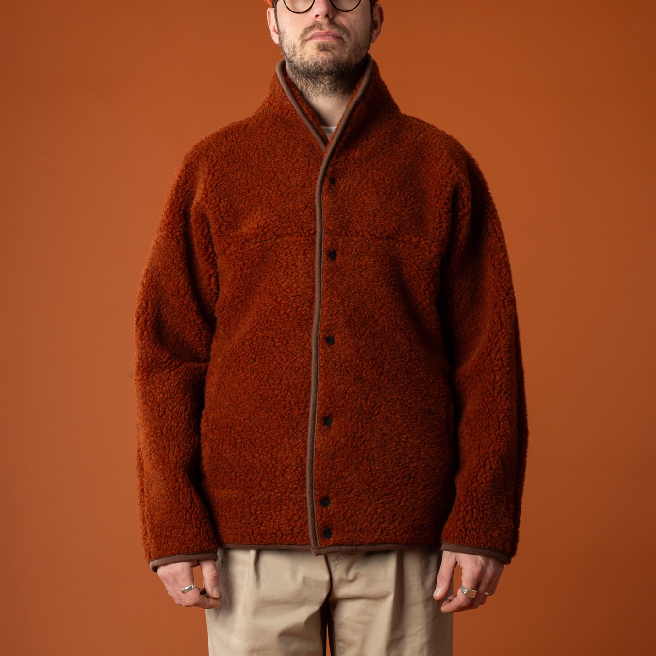 image-portée-de-face-Colbreaker-x-Flâneurs-cognac-fleece-wool-pile-1