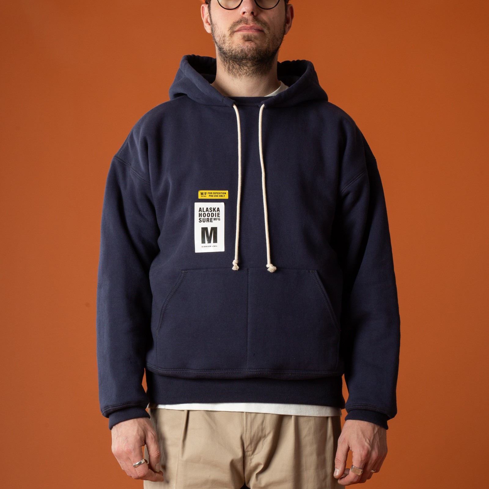 image-flâneurs-porté-de-face-XX-development-sure-mfg-alaska-hoodie-nasvy