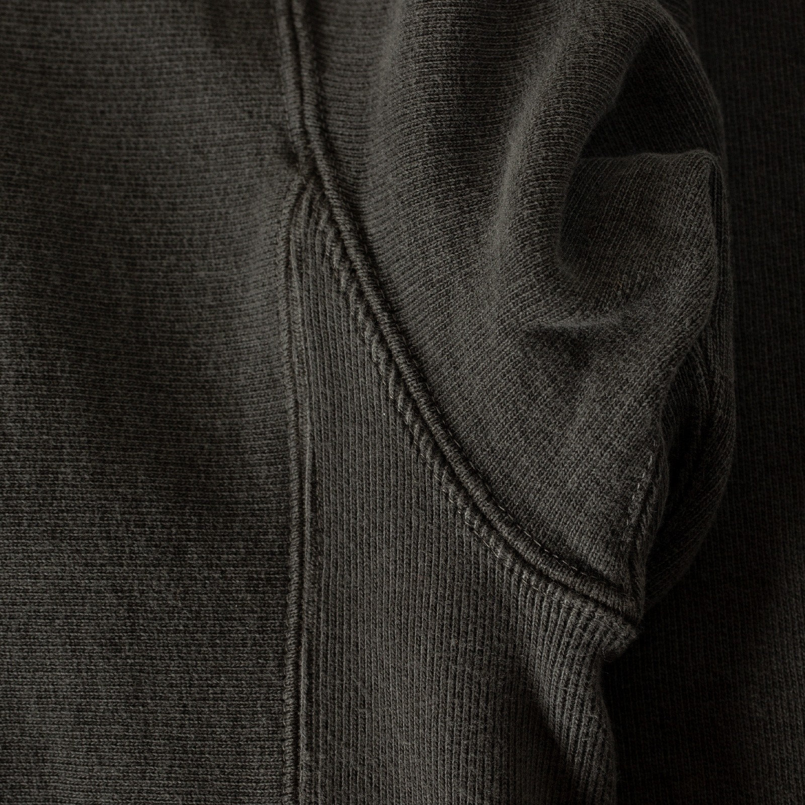 détails-bord-cote-flâneurs-GOOD-ON--Heavy-Pullover-Hood-Sweat-P-Black