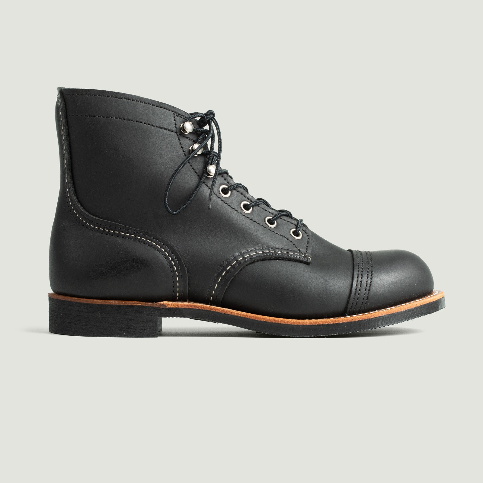 Vignettes-flâneurs-RED-WING-SHOES--Iron-Ranger-8084-Black-Harness