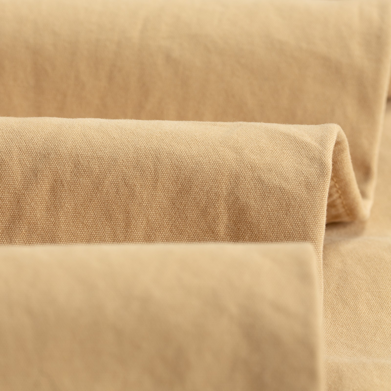 image flâneurs UNIVERSAL WORKS Hi Water Trouser Summer Canvas Dark Sand détail fabric