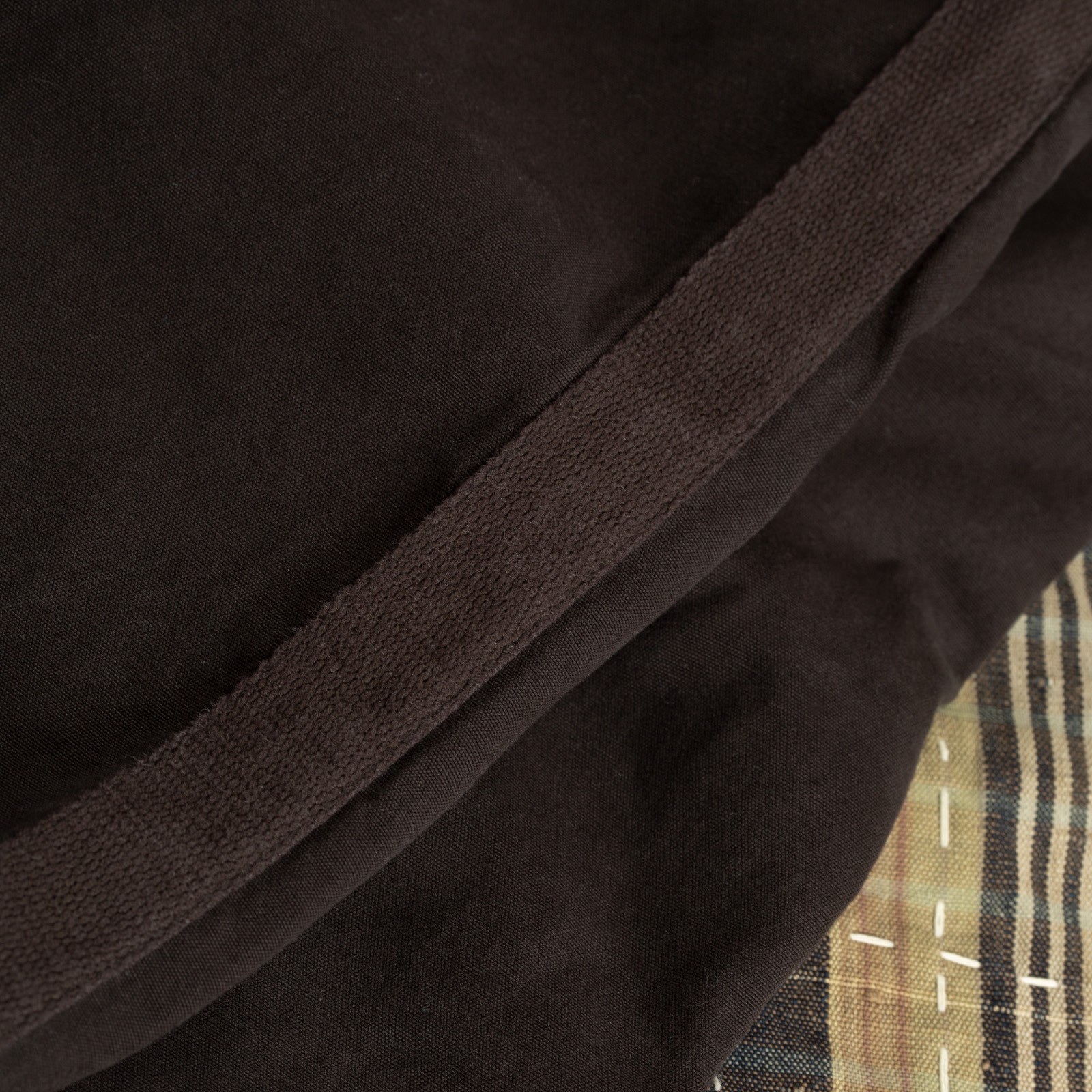 image flâneurs UNIVERSAL WORKS Oxford Pant Summer Canvas Licorice détail canvas
