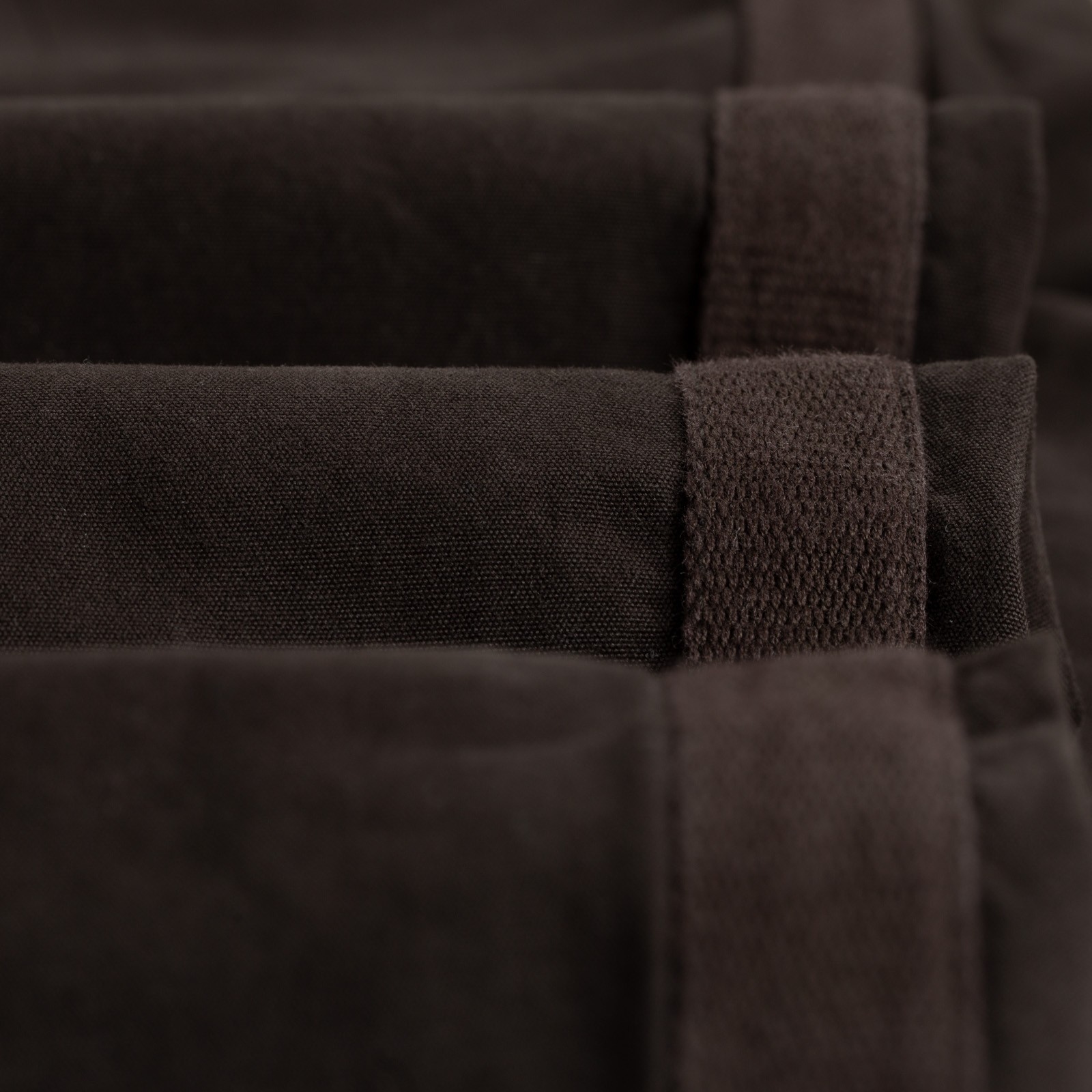image flâneurs UNIVERSAL WORKS Oxford Pant Summer Canvas Licorice détail fabric