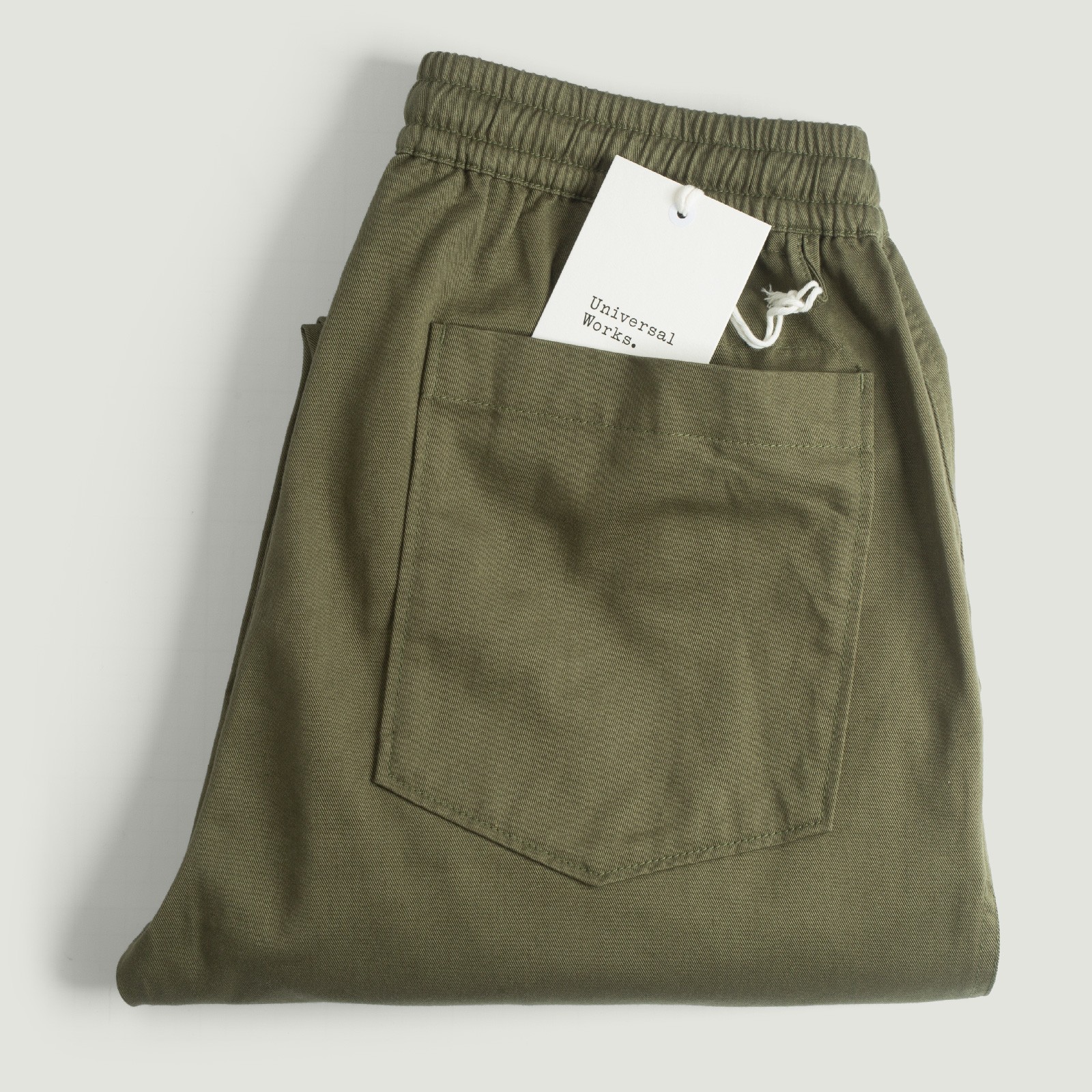 vignette-flâneurs-Universal-Works-Hi-Water-Trouser-Twill-Light-Olive