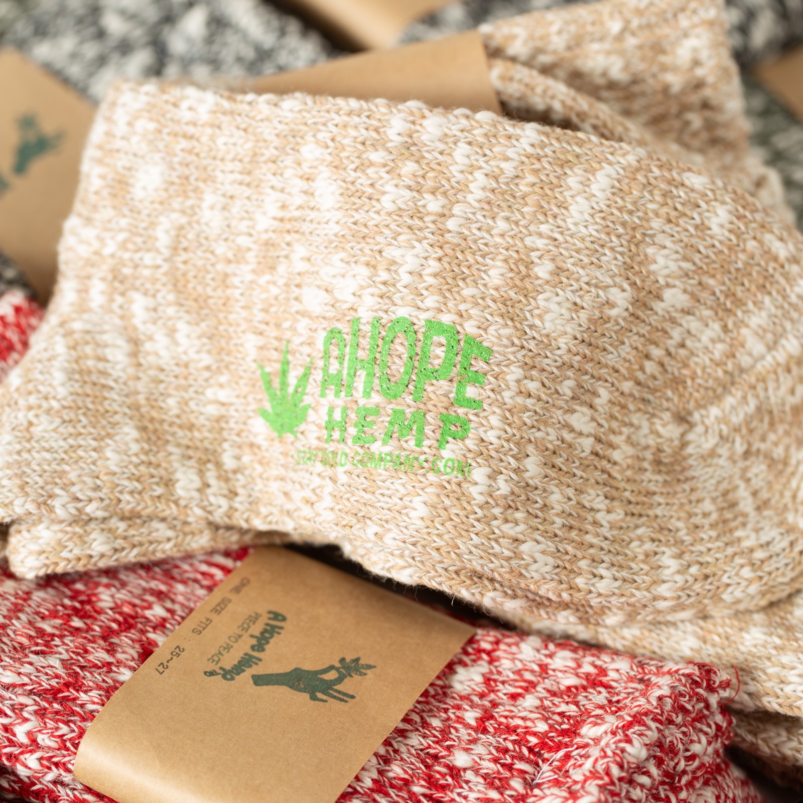 Image flâneurs chausettes en chanvre A Hemp Crew Socks Beige logo