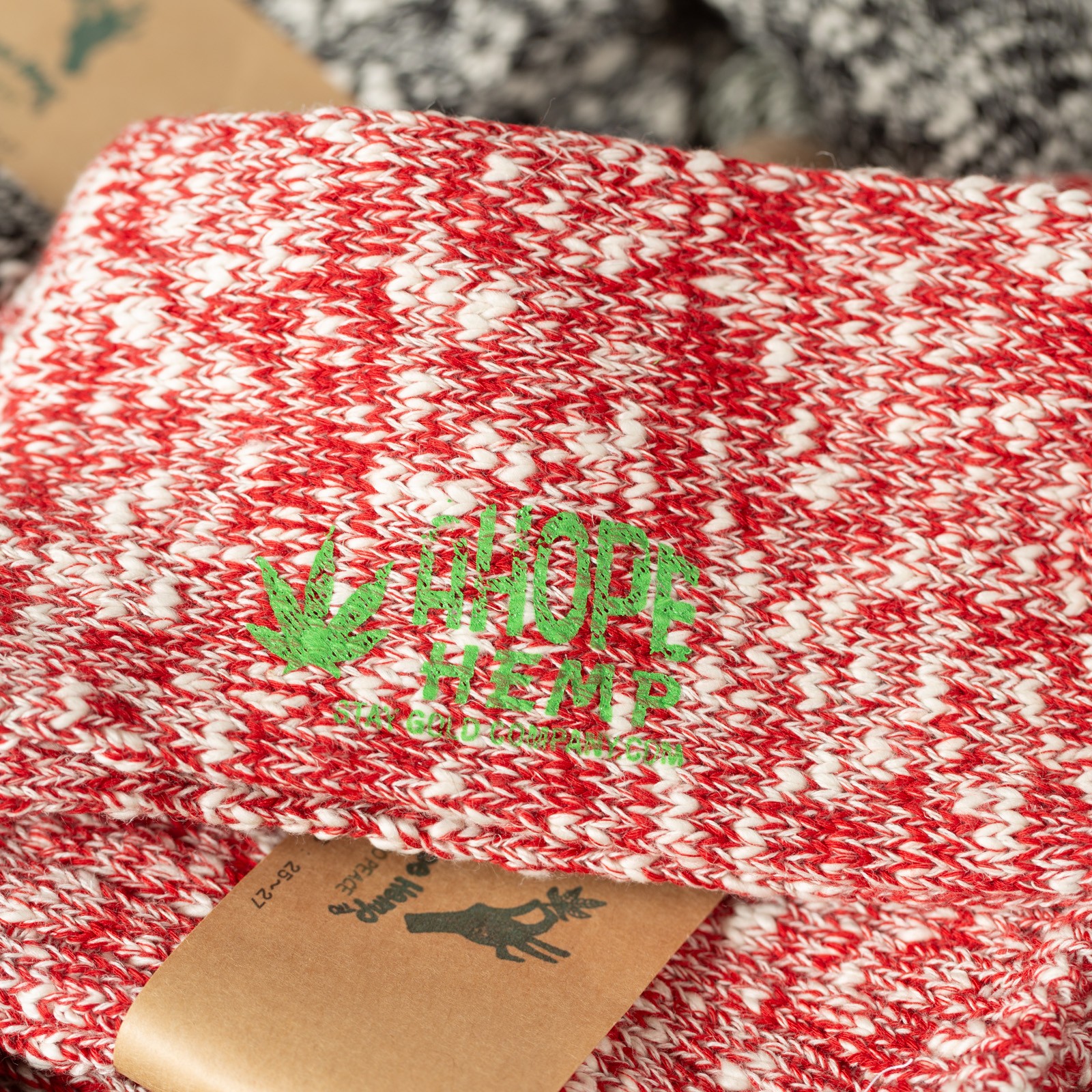 Hemp Crew Socks with Red Logo from Flâneurs