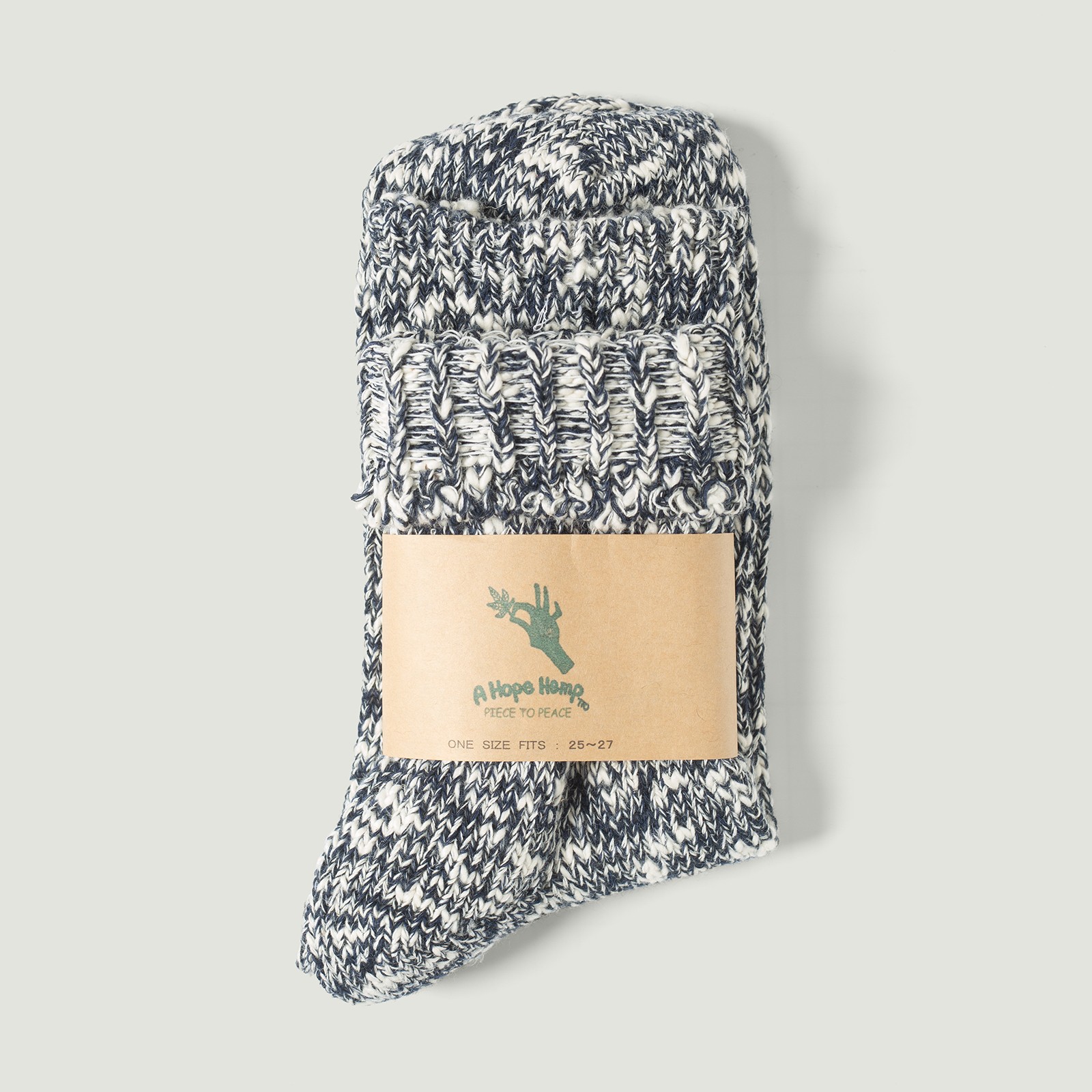 vignette flâneurs chausettes en chanvre A Hemp Crew Socks Navy (2)