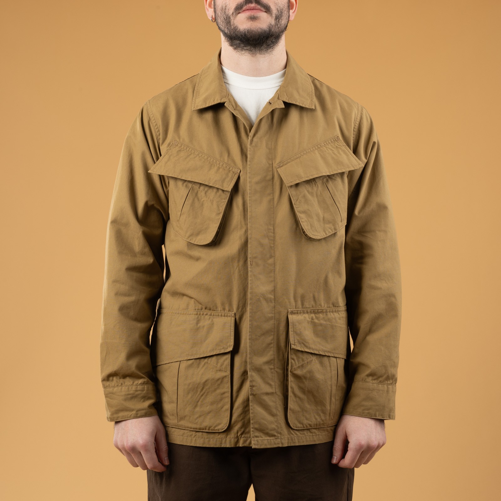 Image flâneurs portée de face FOB FACTORY  F2452 Jungle Fatigue Jacket