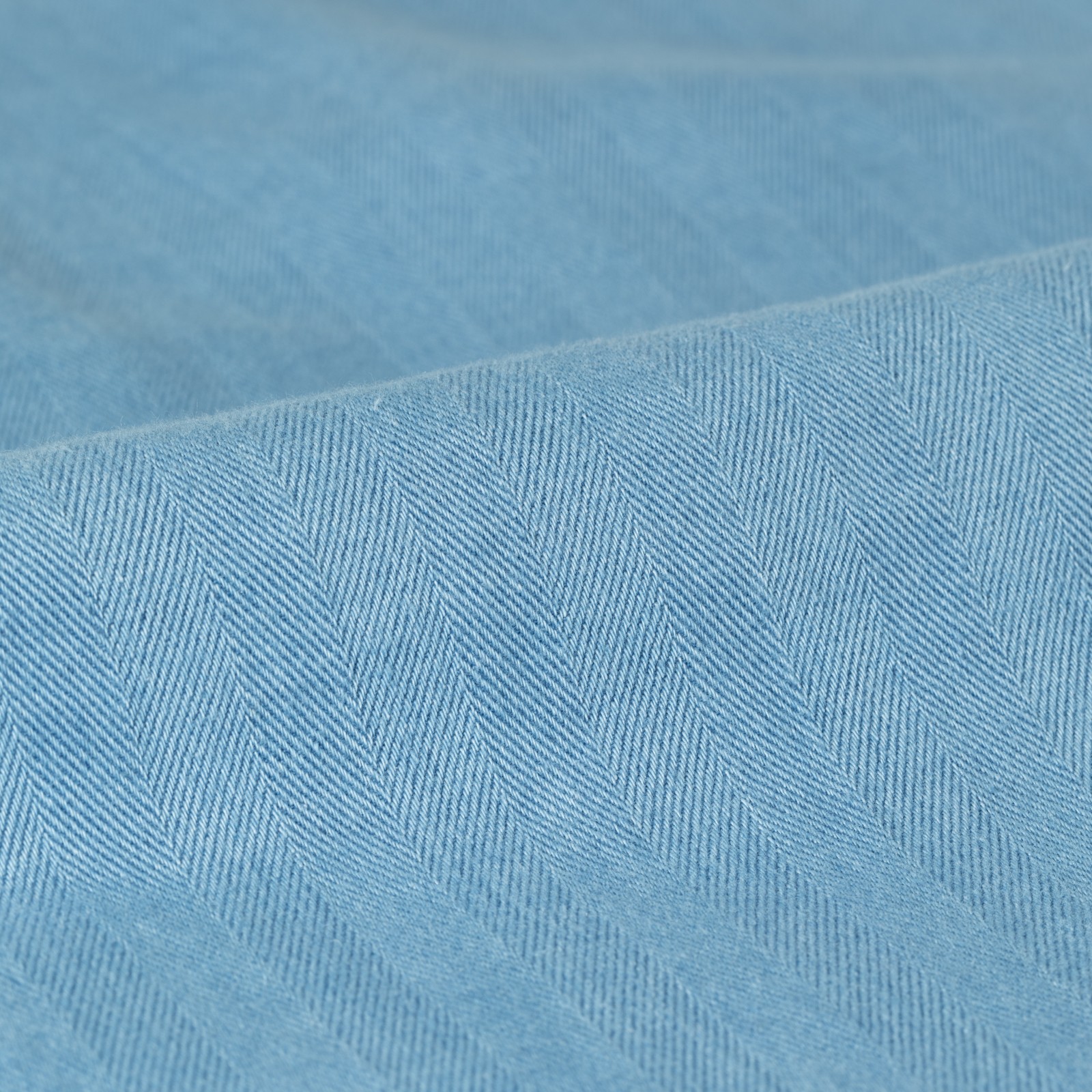 Image détail tissu Flaneurs_UNIVERSAL WORKS_Kyoto Work Jacket Washed Indigo Herringbone 1