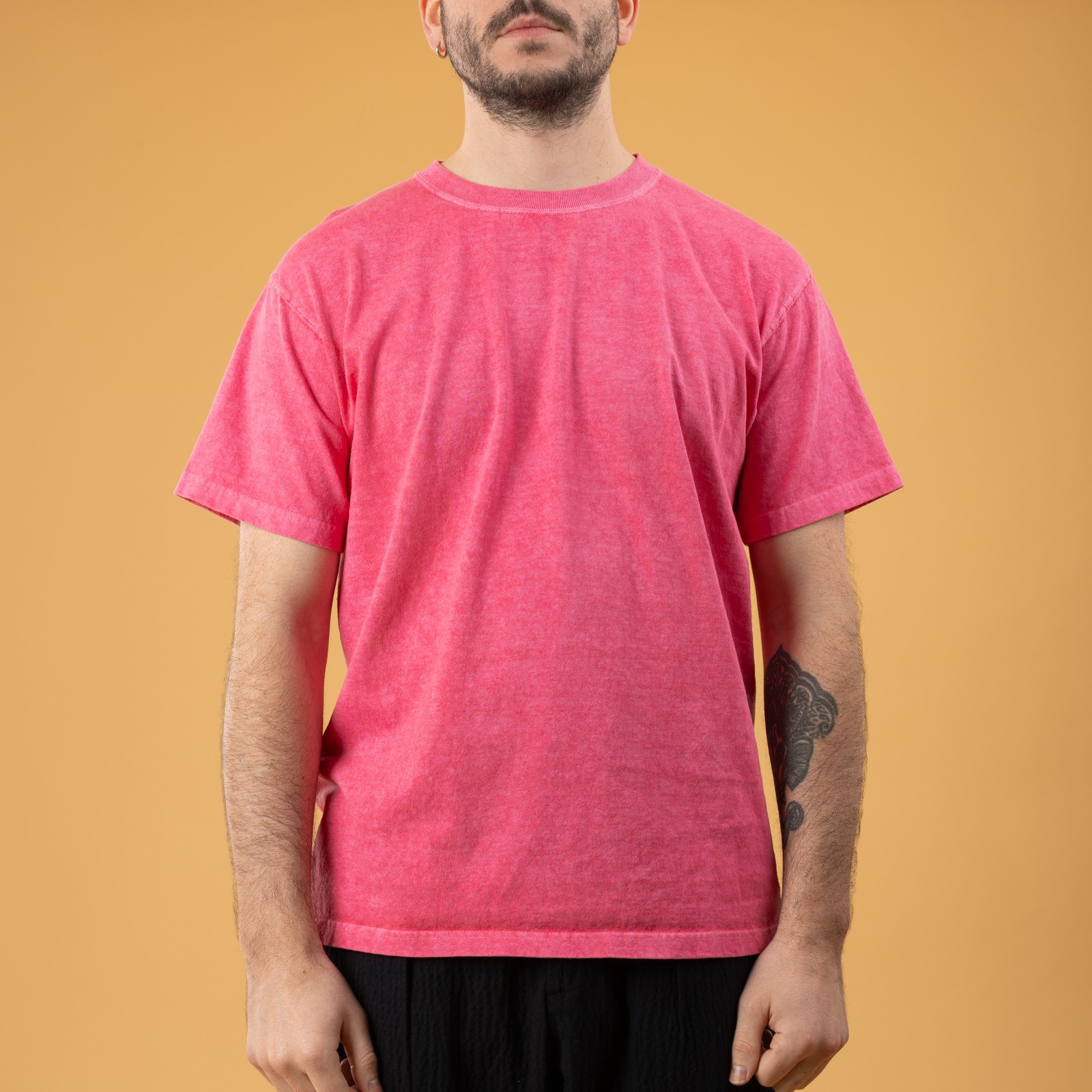 GOOD ON  Short Sleeve Crew T-Shirt P-Cherry image flâneurs porté de face