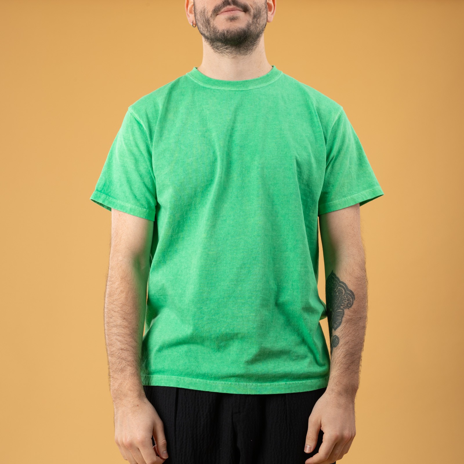 GOOD ON  Short Sleeve Crew T-Shirt P-Kelly image flâneurs porté de face