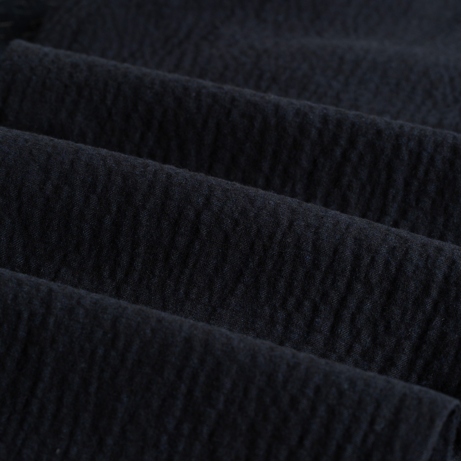 image flâneurs UNIVERSAL WORKS Military Chino Ospina Cotton Dark Navy détail seersucker