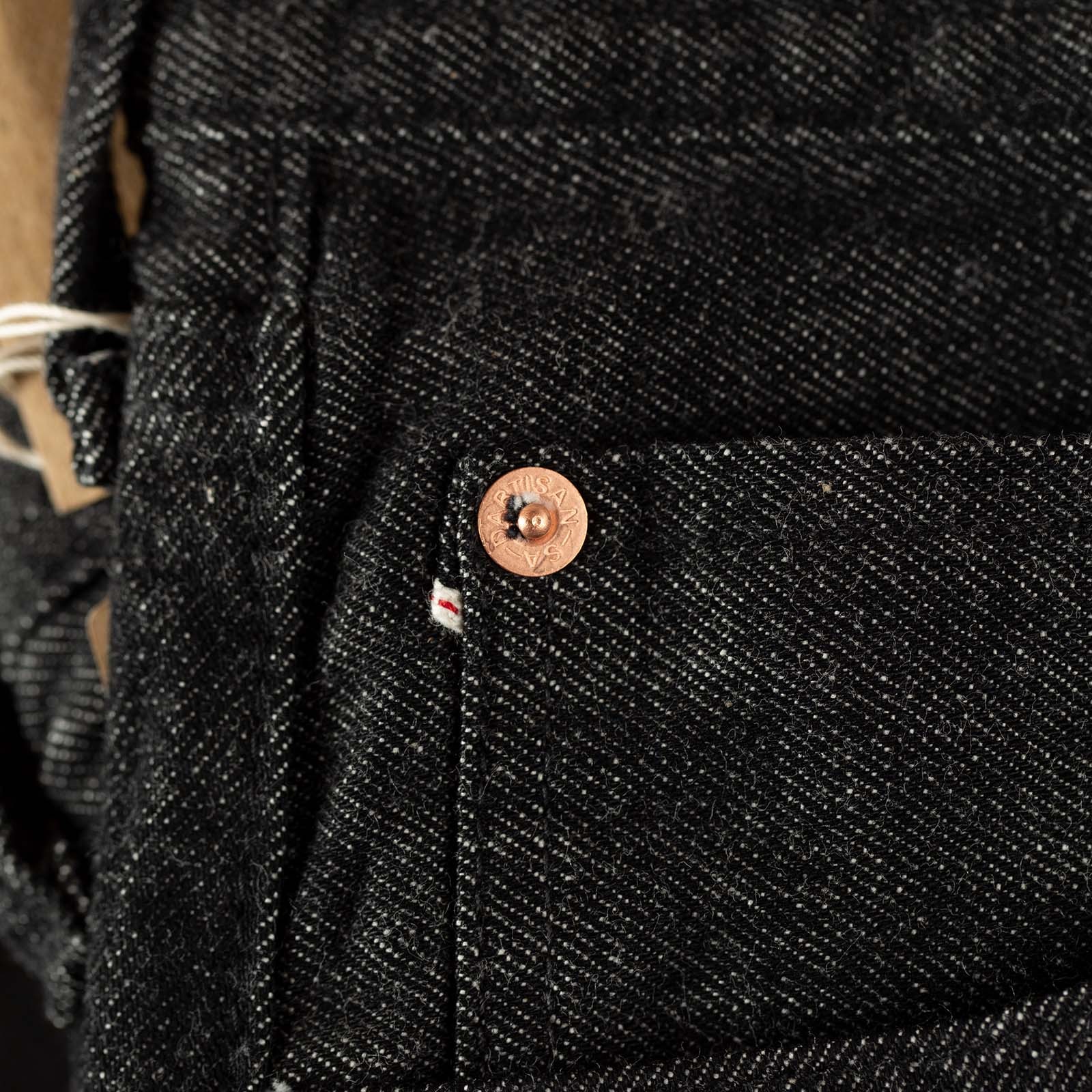 image détail rivet coin pocket flâneurs STUDIO D'ARTISAN 13oz Black Selvedge Denim