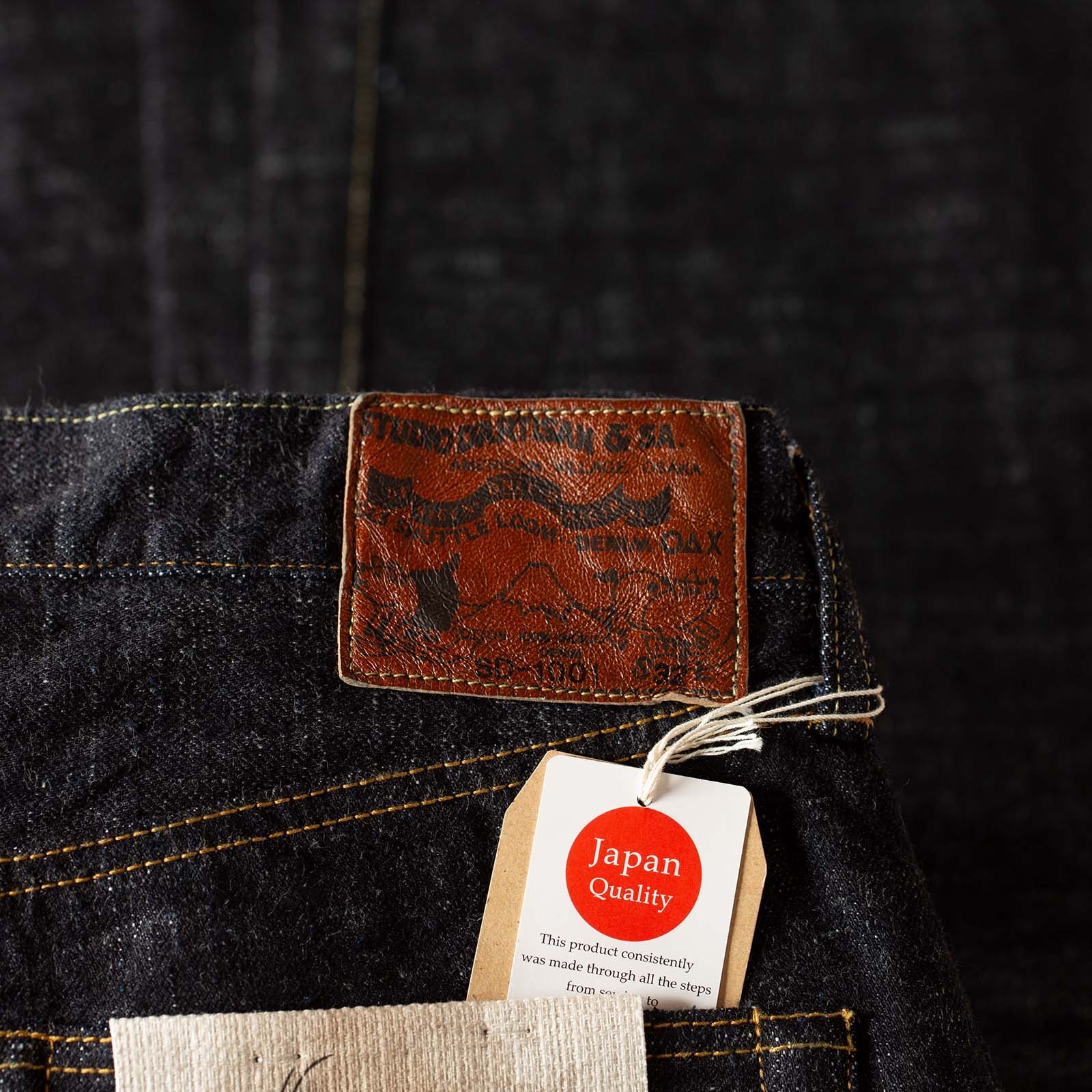 détail patch en cuir flâneurs STUDIO D'ARTISAN 15oz GL3 Selvedge Denim