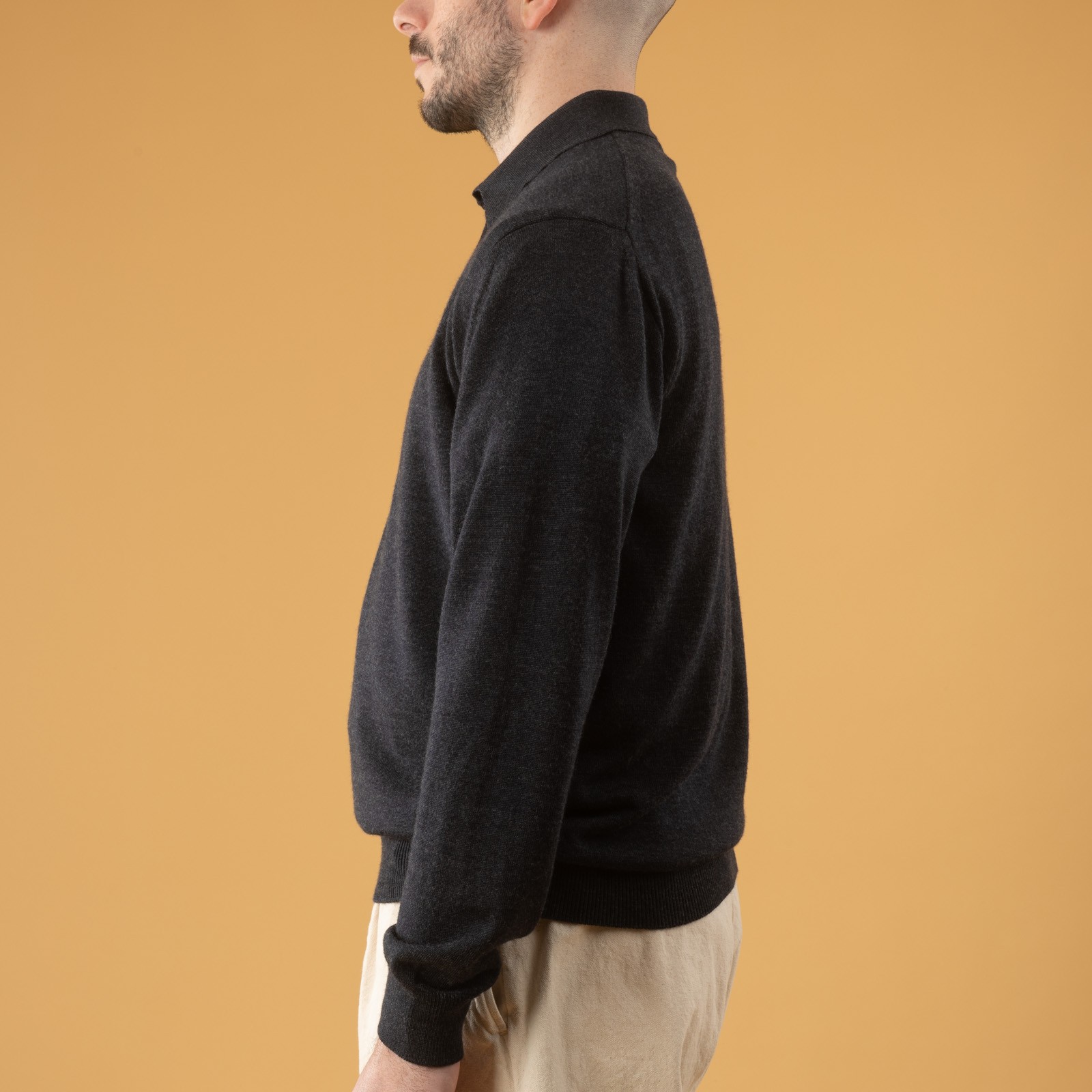 Image flâneurs pull MOONCASTLE_pull Mérinos Manches Longues Col Rond Dark Gray de profil