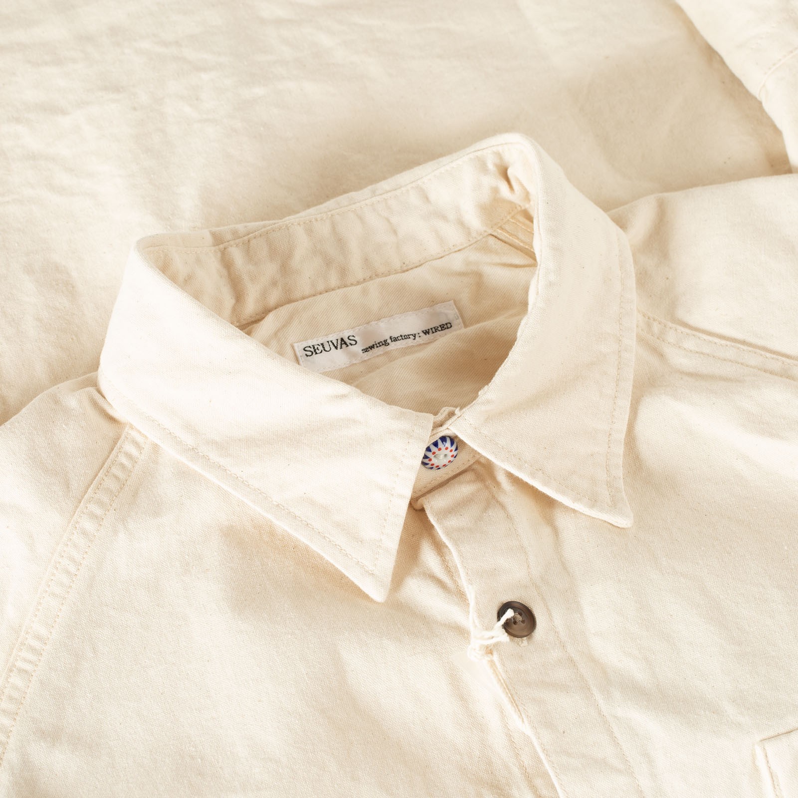 détail col flâneurs chemise Seuvas 8oz Canvas Raglan Shirt Natural