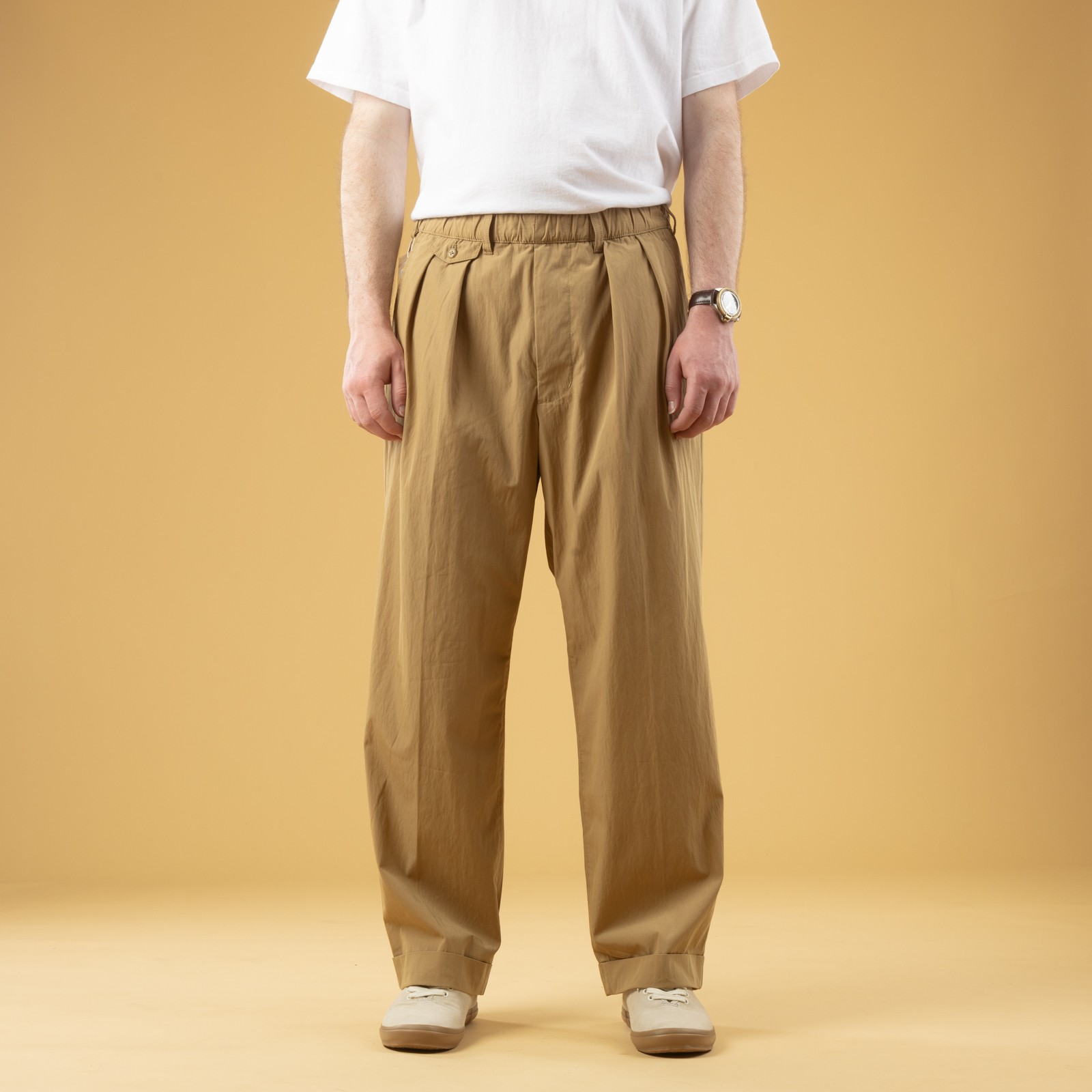 Image_Flâneurs_BEAMS PLUS / 2 Pleats Relax Trousers Comfort Cloth Khaki_de-face