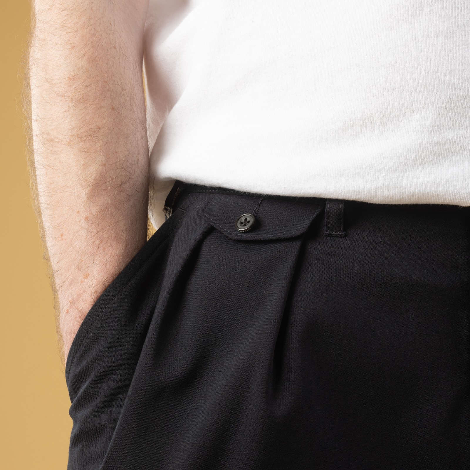 Image_Flâneurs_BEAMS PLUS / 2 Pleats Wool Tropical Dark Navy_détail-coin-pocket