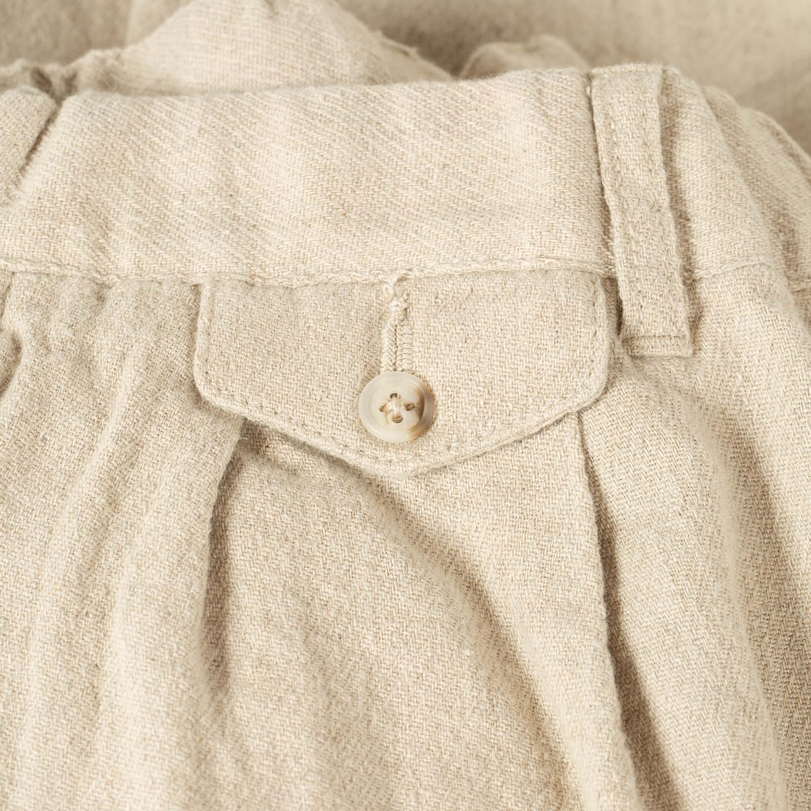 détail poche flâneurs Beams 2 Pleats Twill Trousers natural