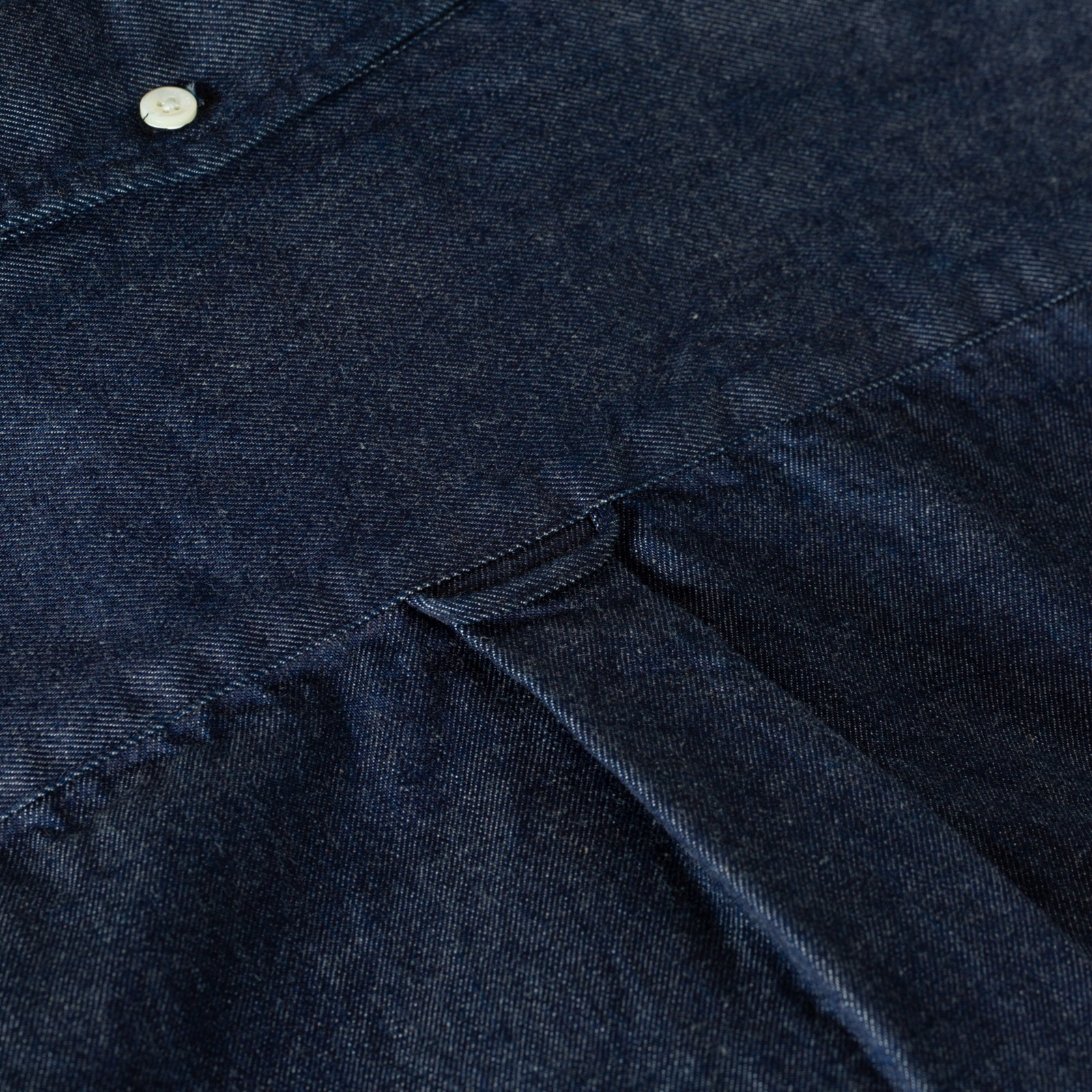 Image-Flâneurs_BEAMS PLUS / BD Denim Shirt Indigo_back collar detail