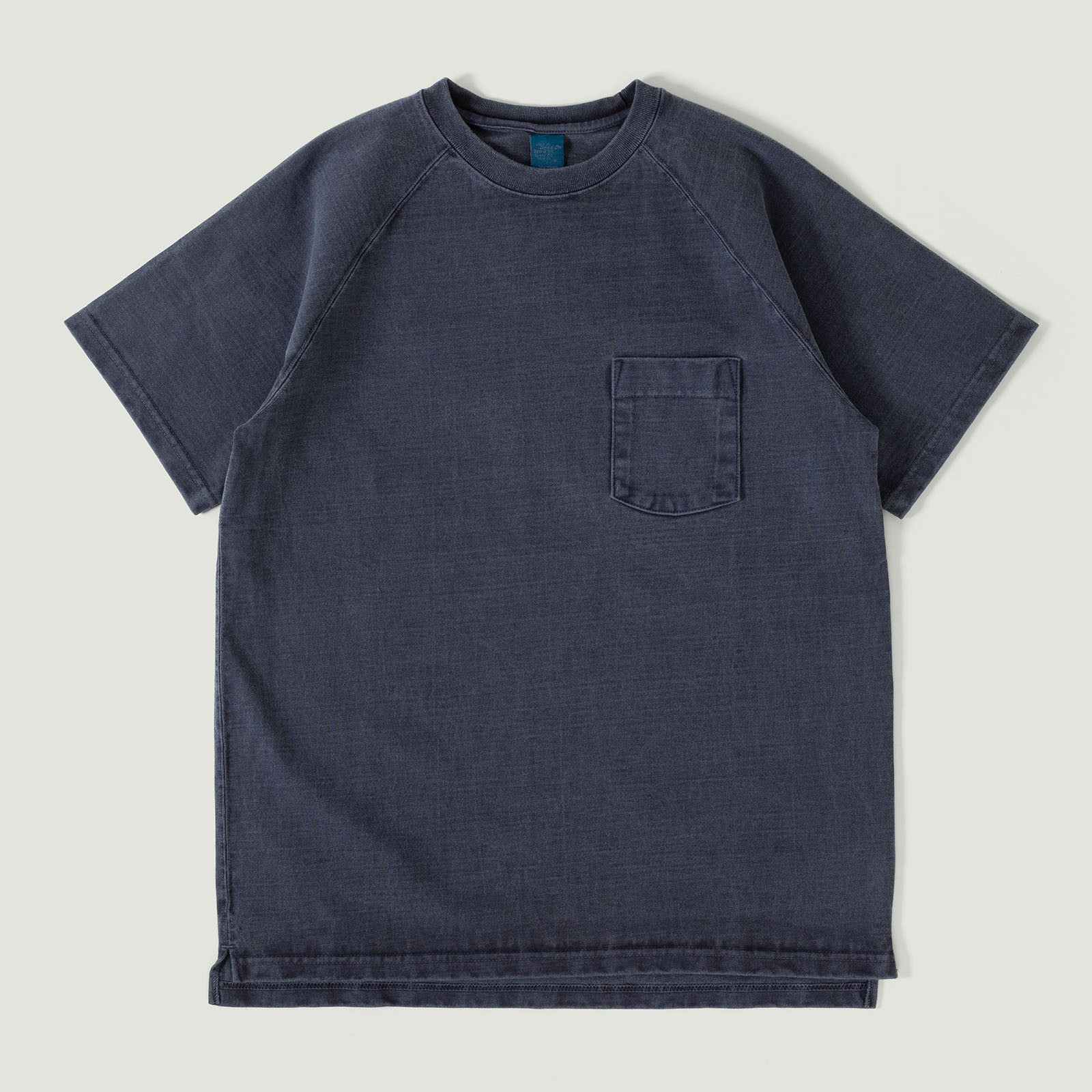 Heavy Raglan Pocket Tee P-navy with short sleeves and thick fabric - GOOD ON brand patch