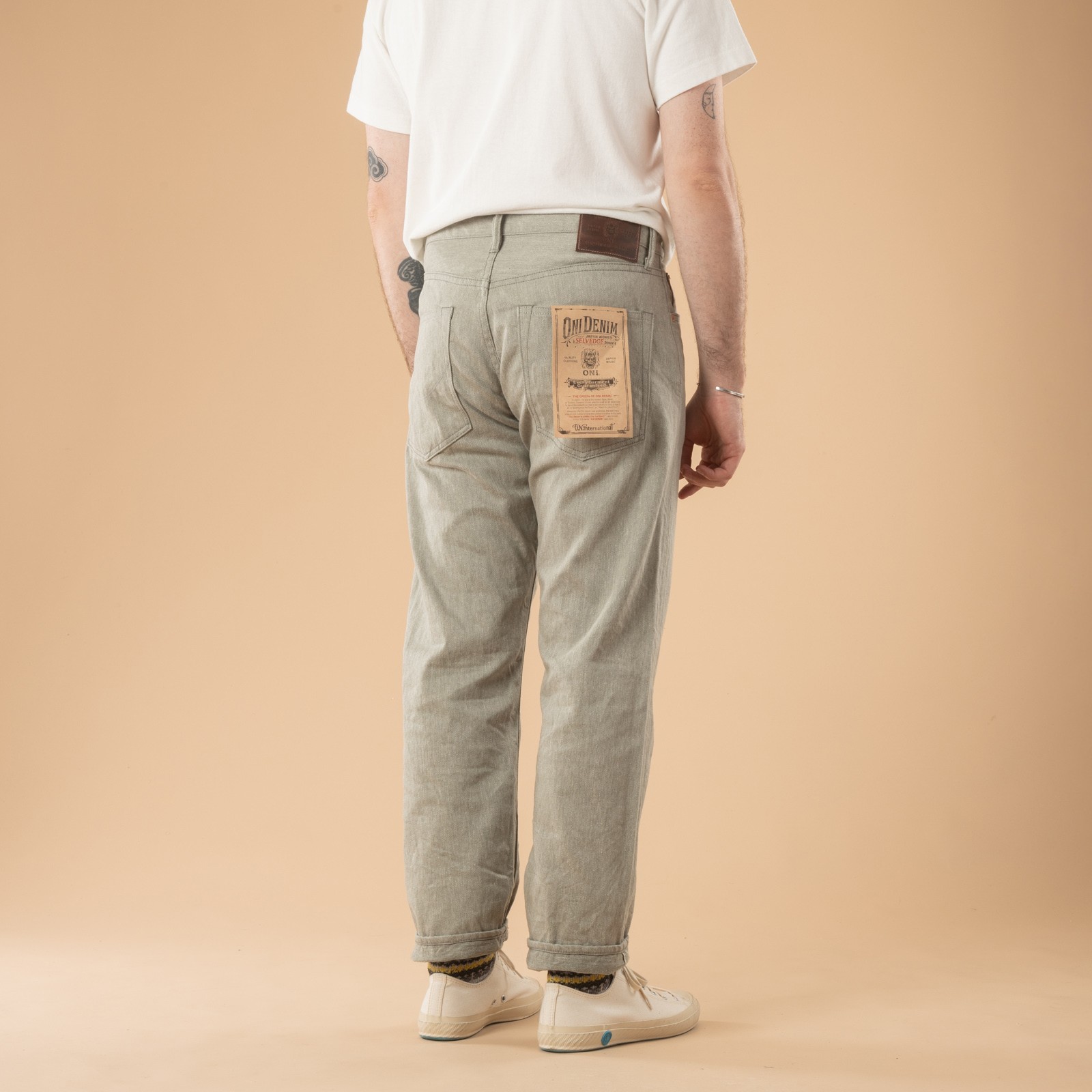 image de dos flâneurs jeans gris Oni 246-MOKU 11oz Neat Straight Mixed Gray Selvedge Denim (1)