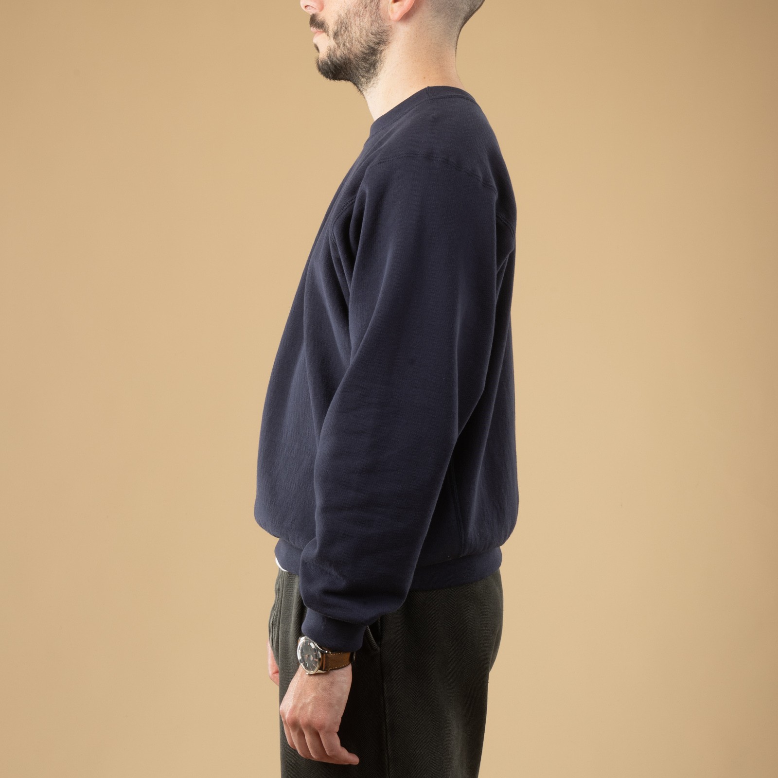 Image-Flâneurs_XX DEVELOPMENT / "SURE MFG" The Californians 60's Sweatshirt Midnight Wave_de-profil