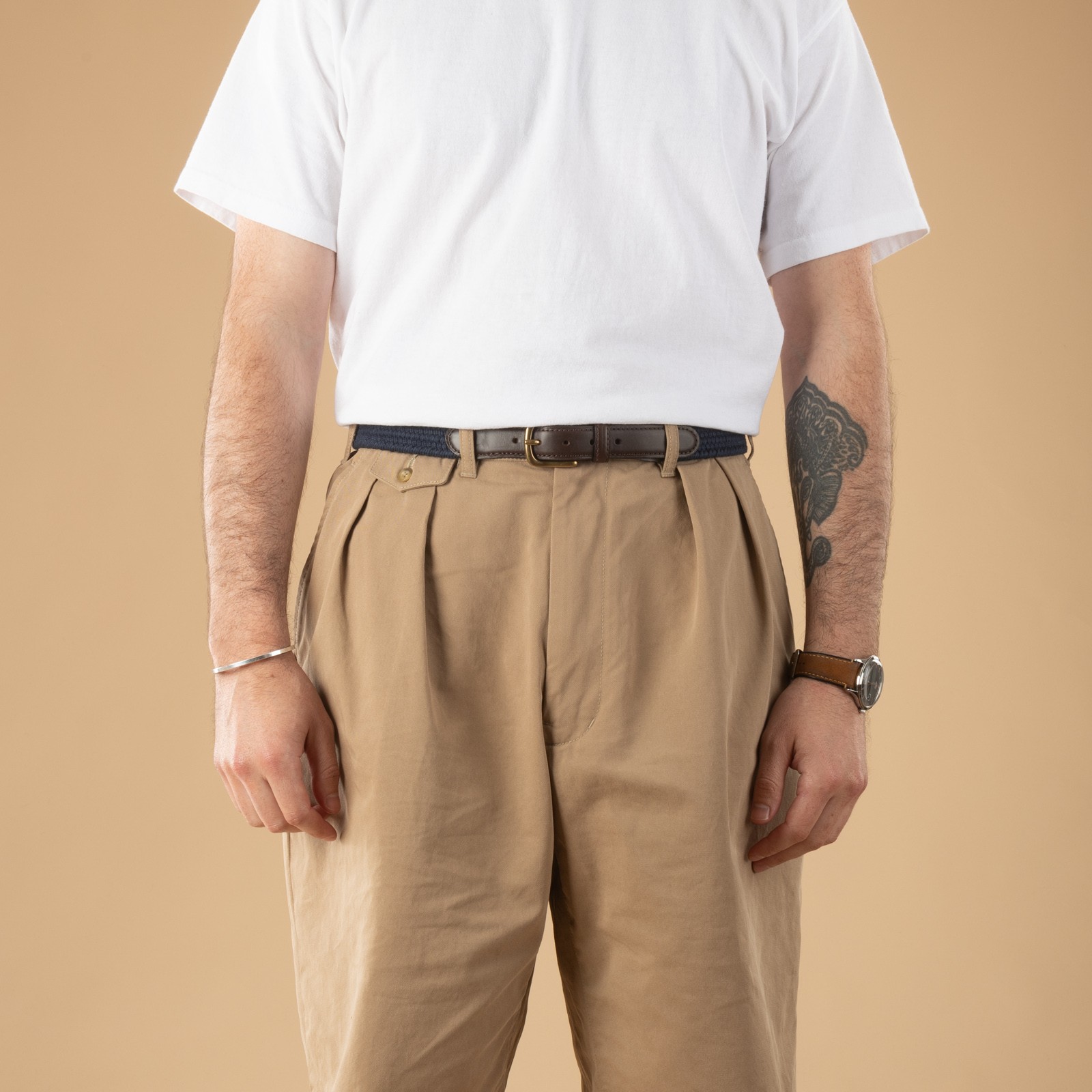 Image-Flâneurs_BEAMS PLUS_Leather Tab Cotton Belt Navy_de-face