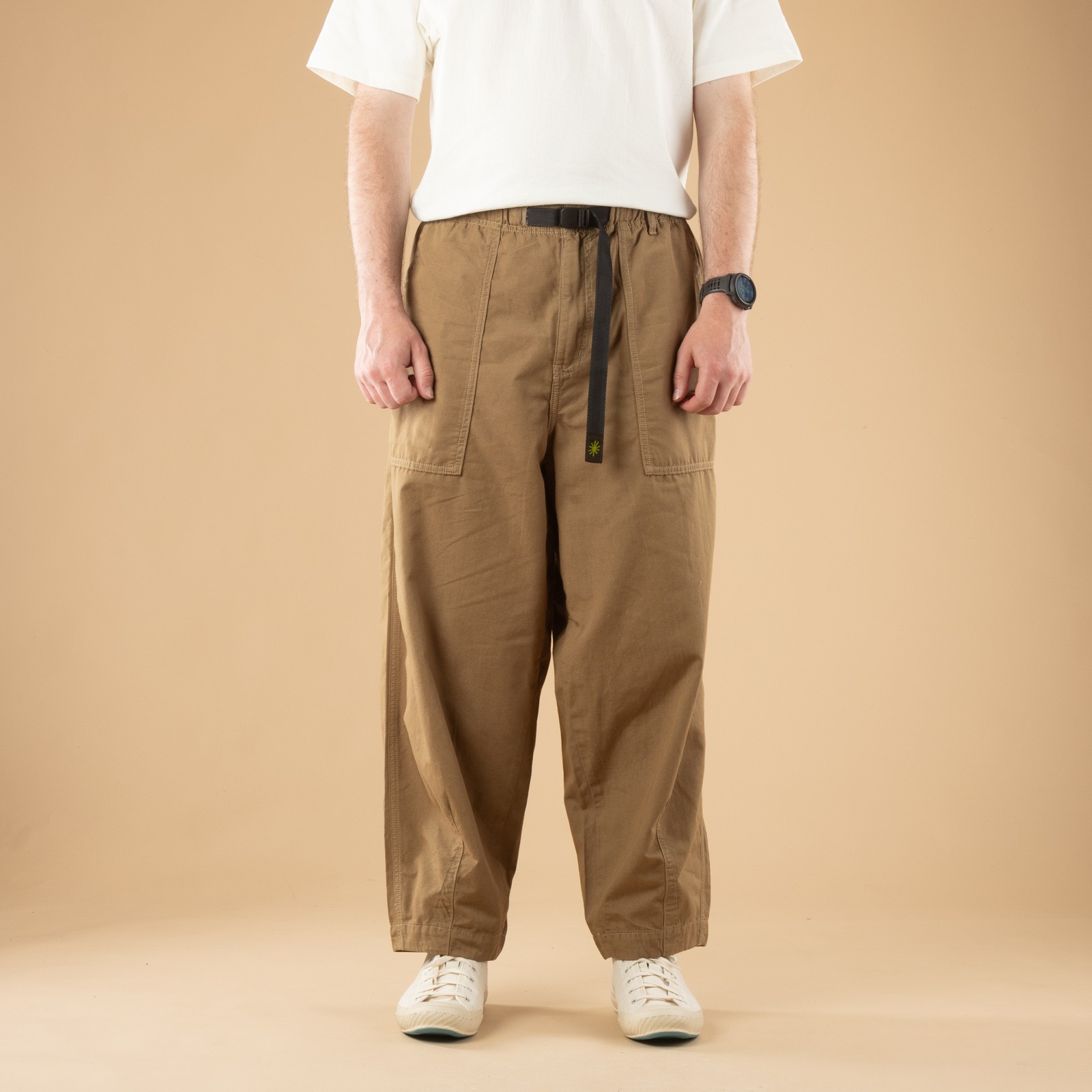 Image-Flâneurs_GOHEMP / Travel Balloon Pants Khaki_de-face