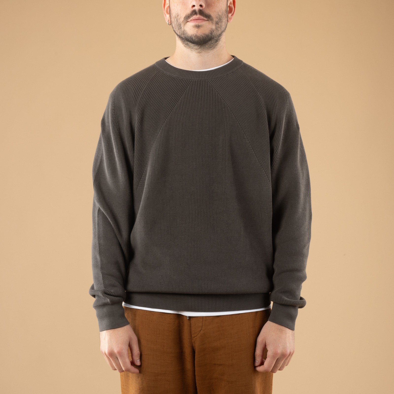 Image-Flâneurs_Batoner_The Sea Island Cotton Signature Crewneck Dark Gray_de-face