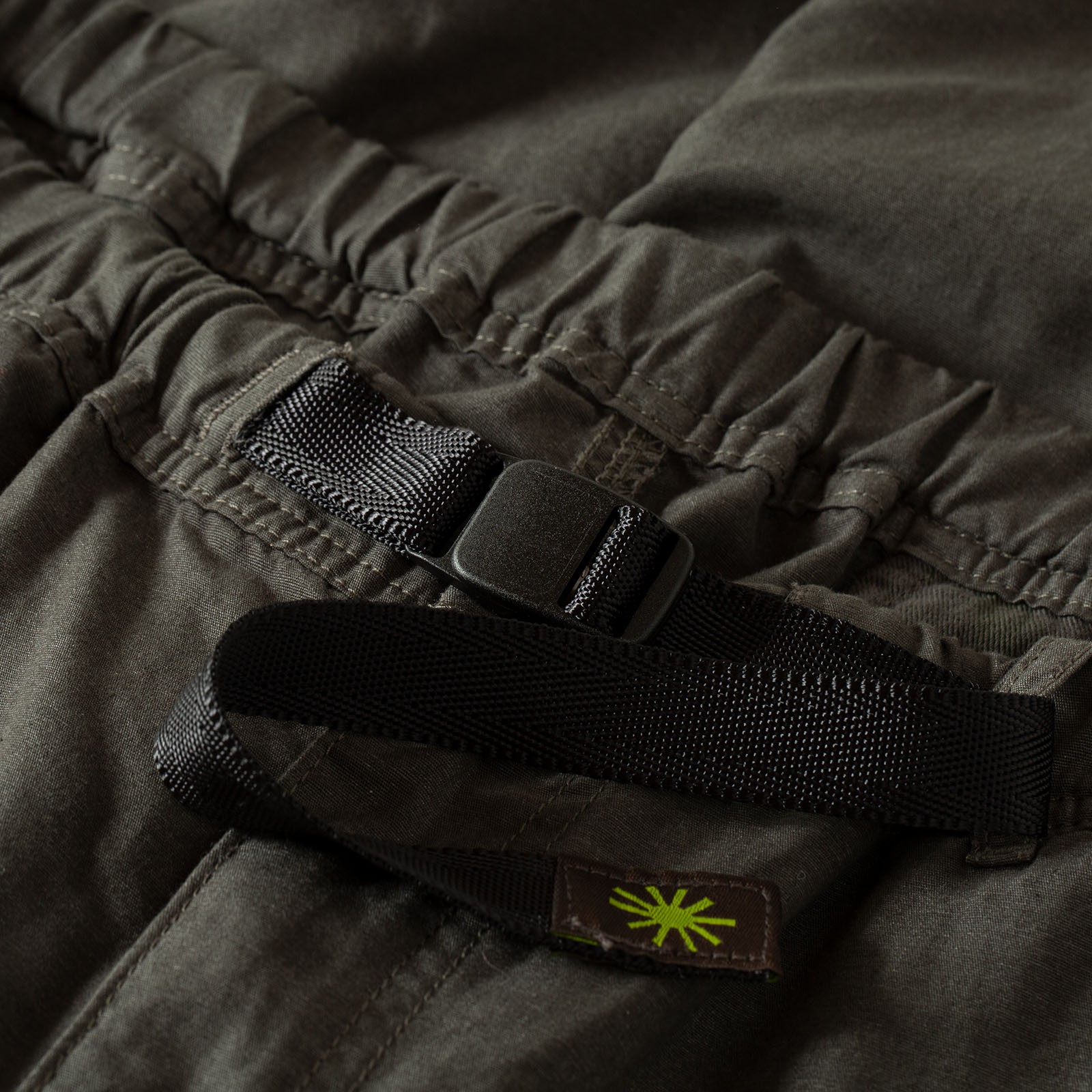 image détail fermeture flâneurs GOHEMP Hemp Utility Basic Pants stone grey