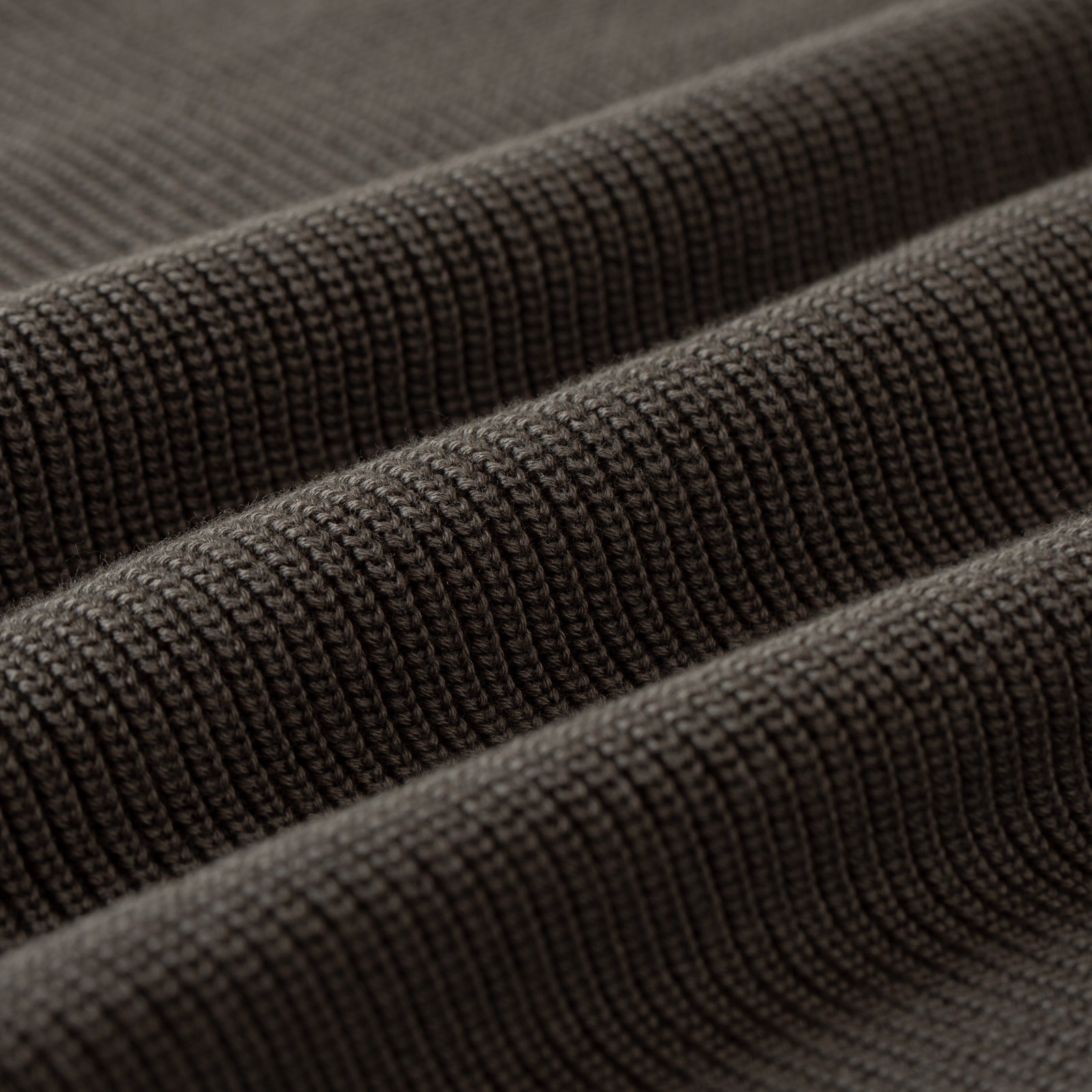 images détails maille flâneurs BATONER  The Sea Island Cotton Signature Crewneck Dark Gray (1)