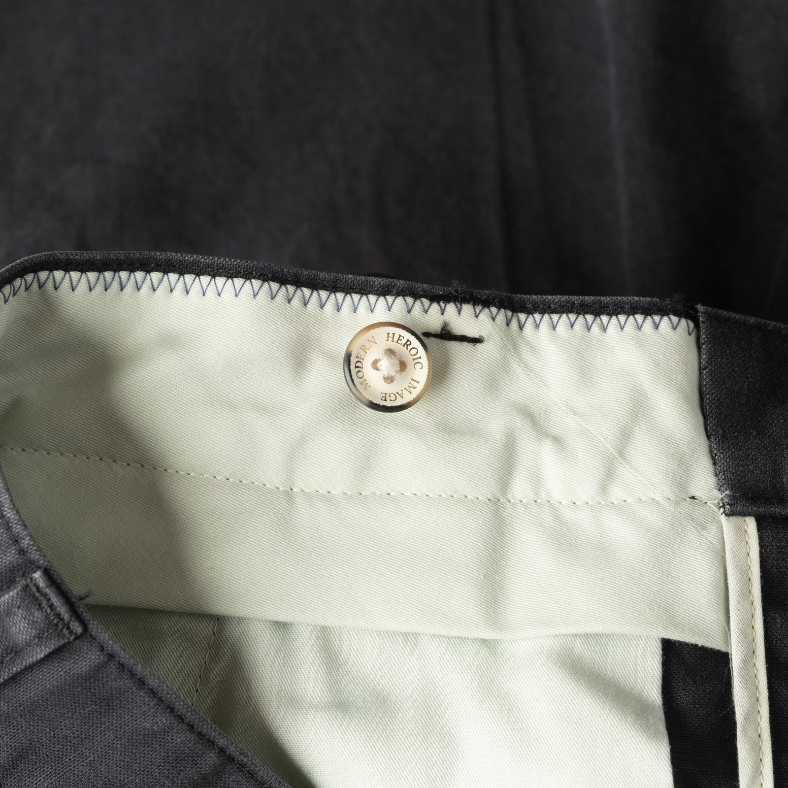 Image-Flâneurs_BARNSTORMER / 1510P Press Work Pants Gray_détail-bouton