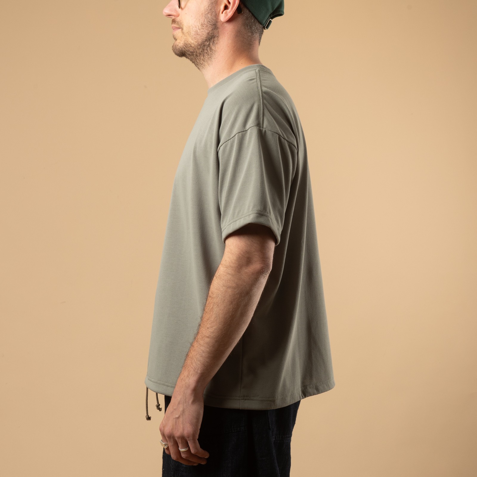 Image-Flâneurs_	JACKMAN / FD Big Himo T-Shirt Shadow Olive_de-profil