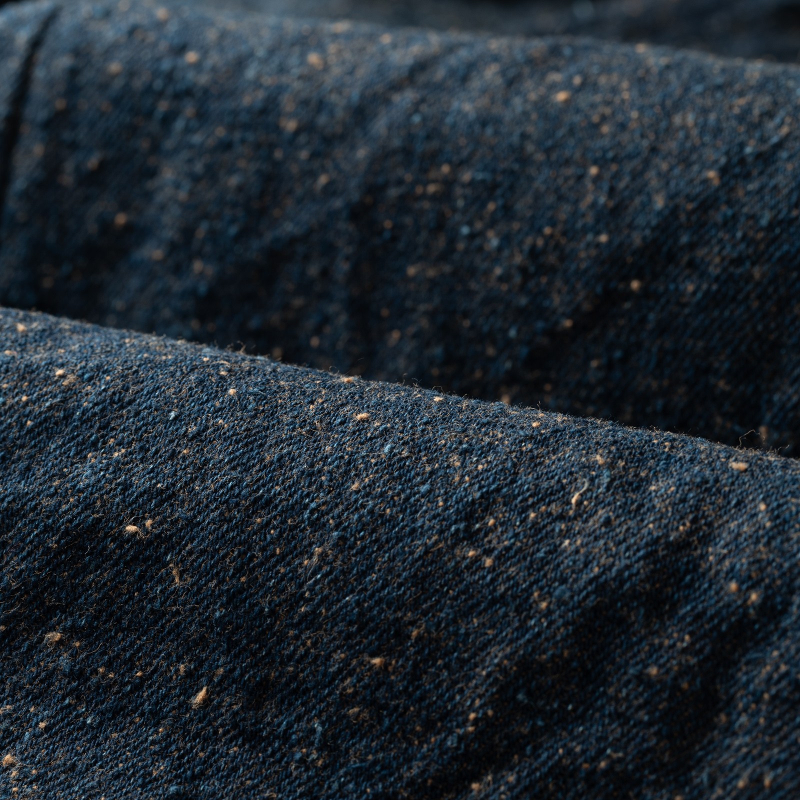 Image-Flâneurs_ONI DENIM / 246CCD-MOCA 15oz Neat Straight "Moca" Crushed Concrete Denim_détail-matière