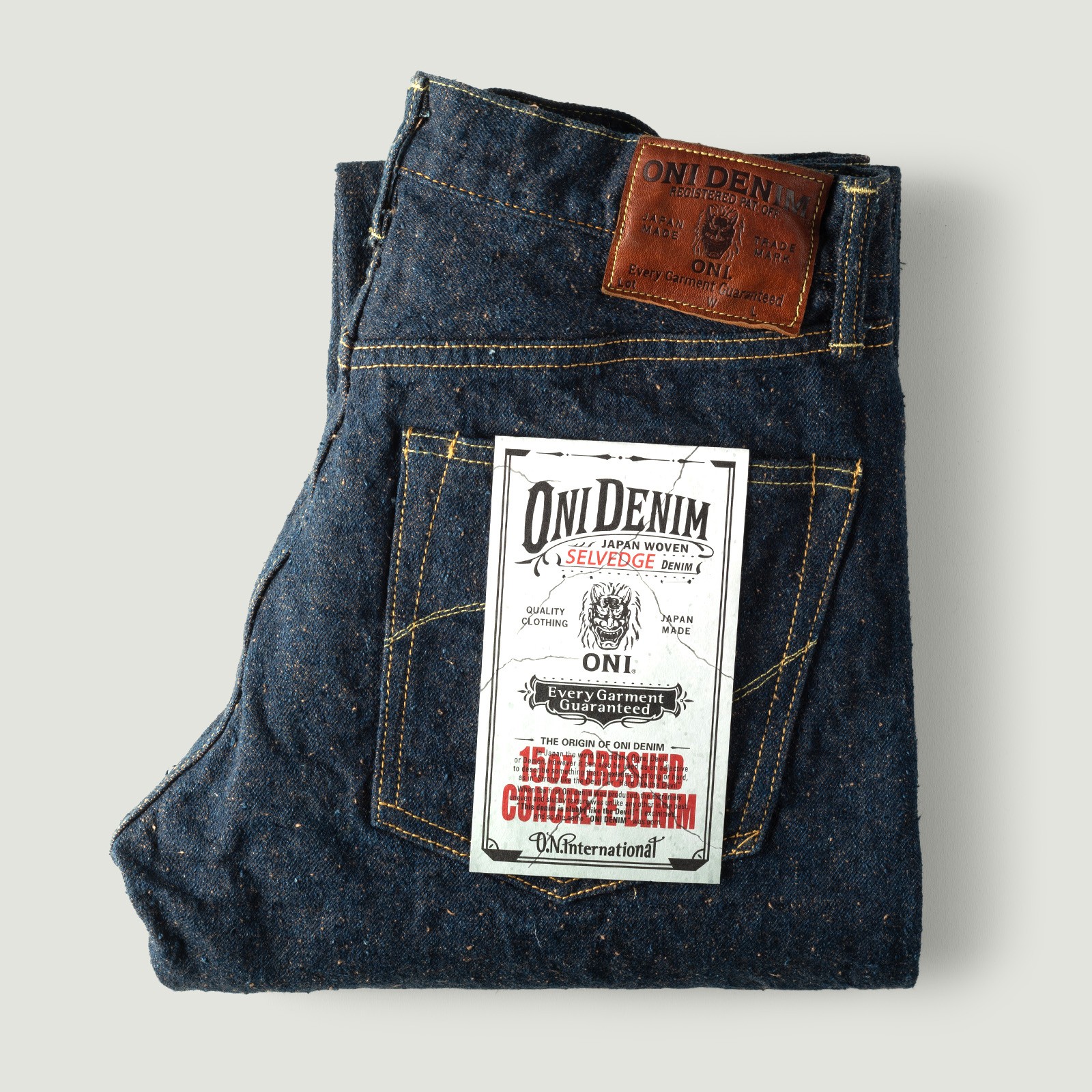 Image-Flâneurs_ONI DENIM / 246CCD-MOCA 15oz Neat Straight "Moca" Crushed Concrete Denim_Vignette