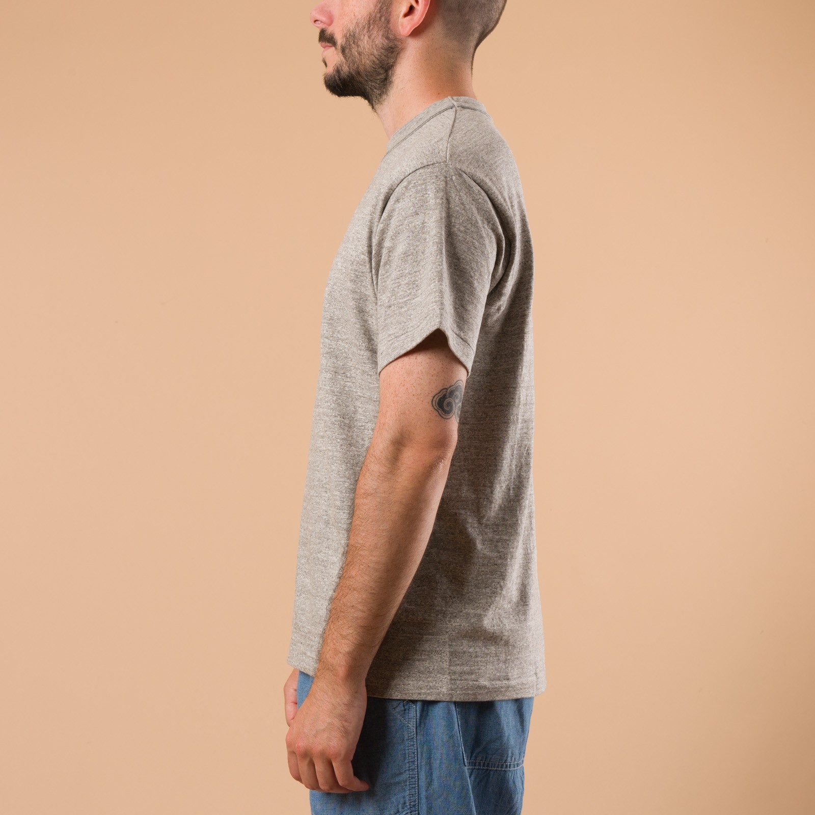 Image-Flâneurs_WAREHOUSE & CO. / Lot 4601 No Print T-Shirt Heather Grey_de-profil