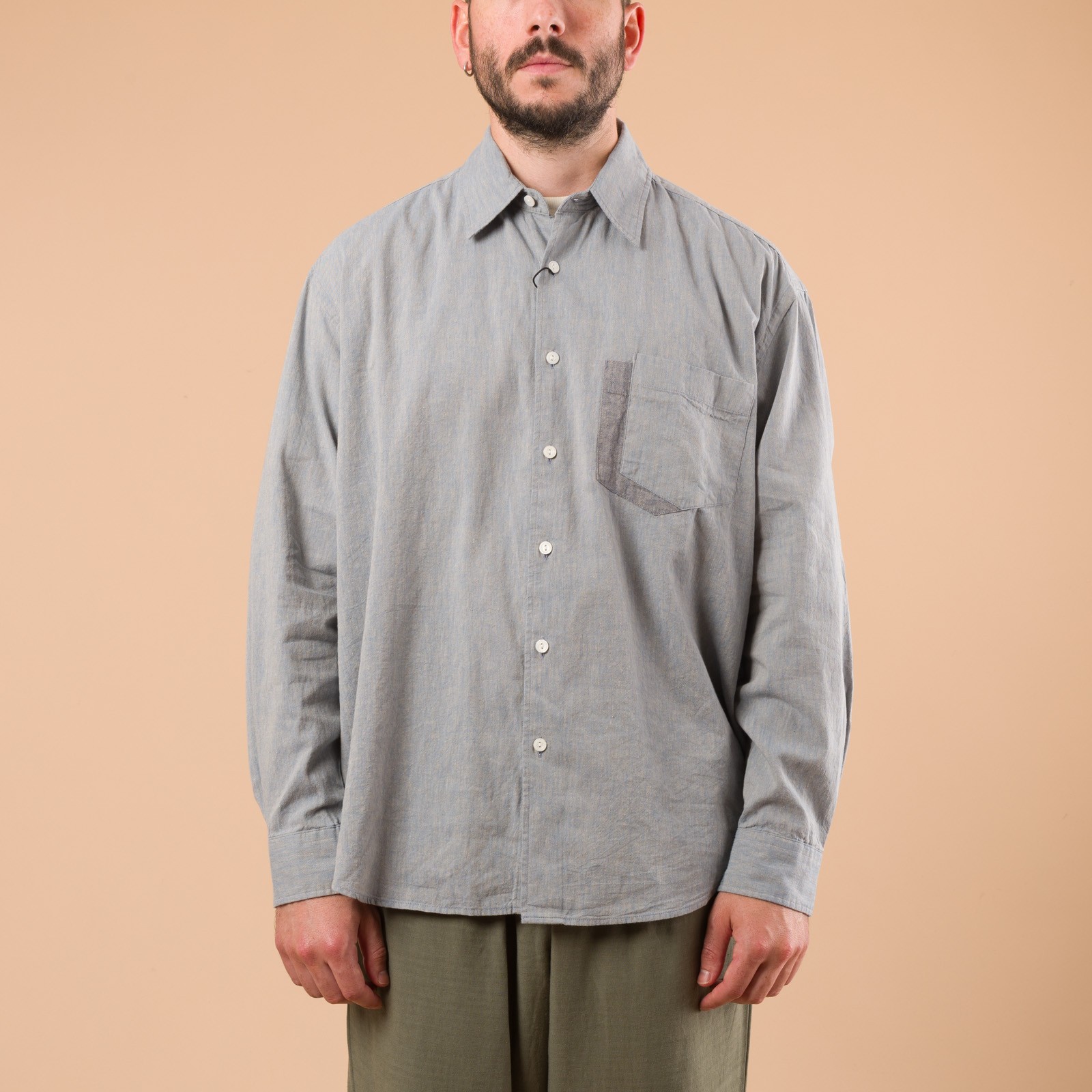 Image-Flâneurs_Frizmworks-Clipping Pocket Shirt Blue_de-face