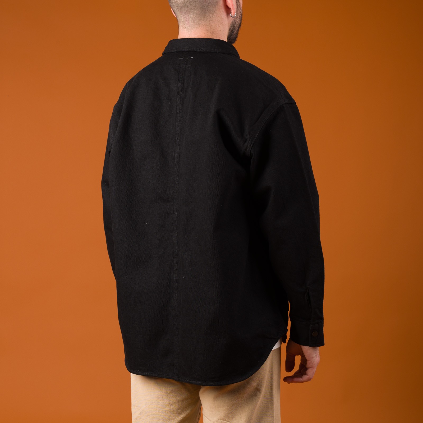 Image-Flâneurs_JAPAN BLUE JEANS / 13oz Denim Big Shirt Jacket Black_de-dos