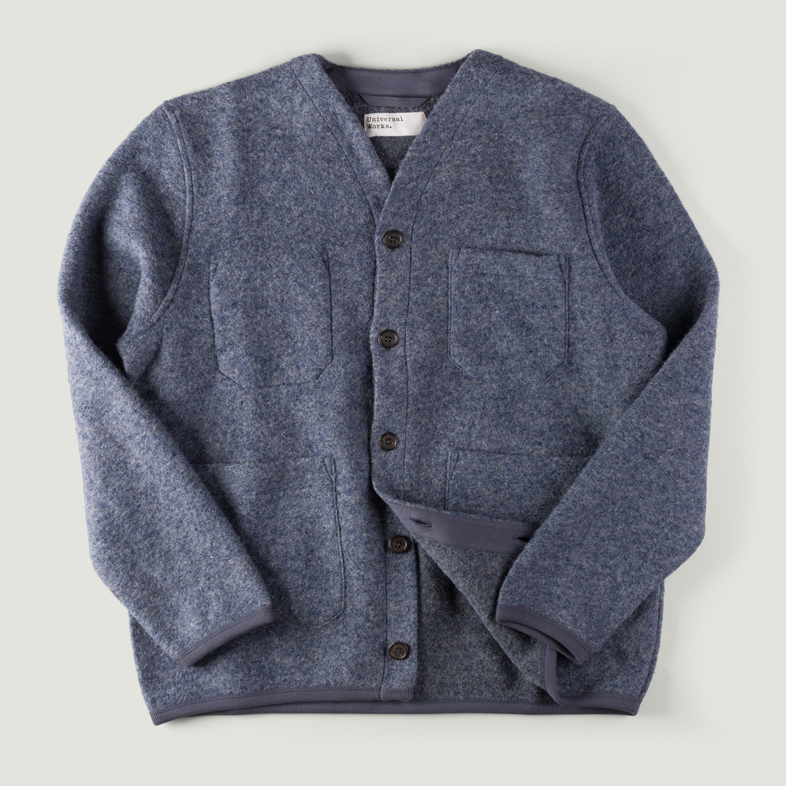 Image-Flâneurs_UNIVERSAL WORKS / Wool Fleece Cardigan Slate Blue_Vignette