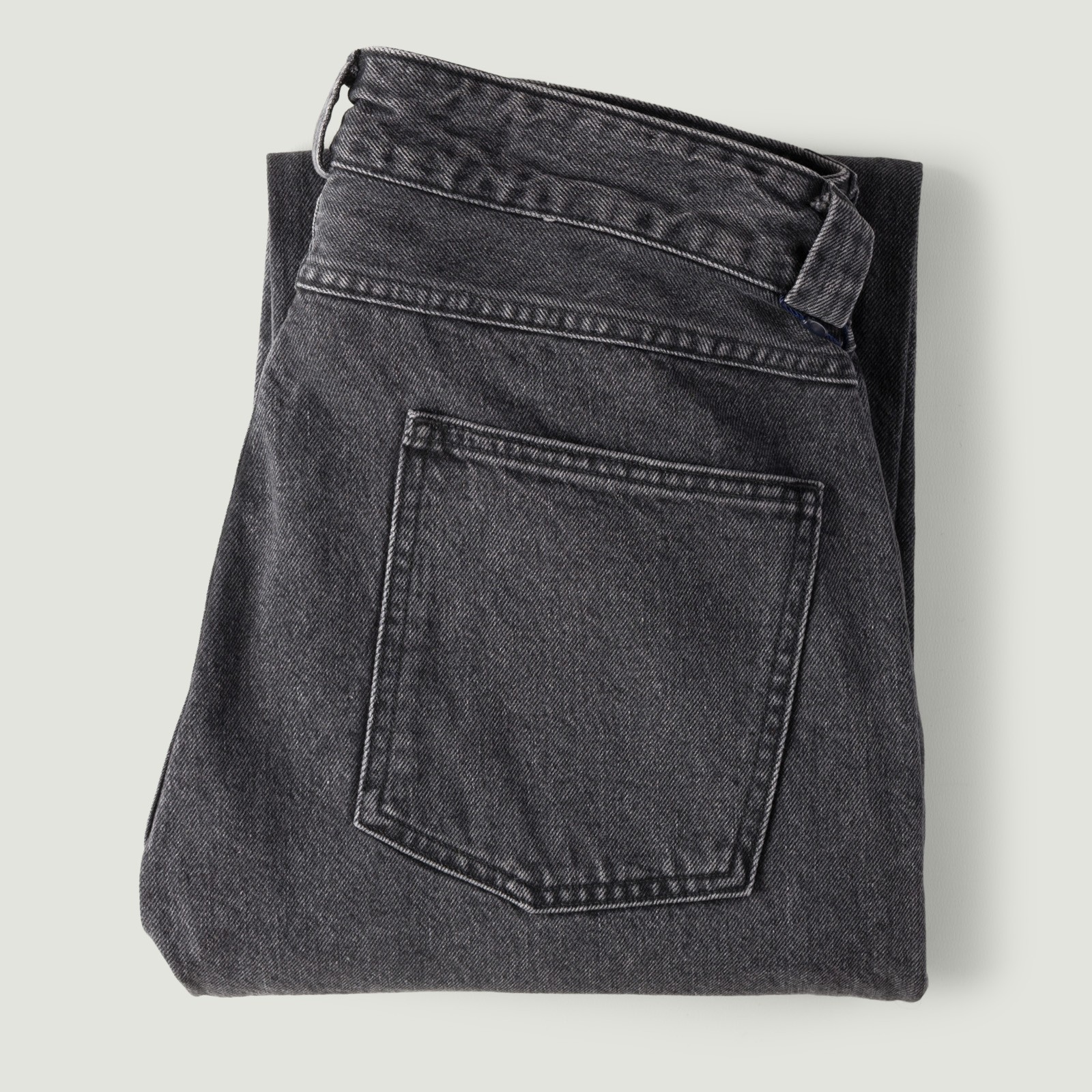 Image-Flâneurs_JAPAN BLUE JEANS / 13oz Denim Tuck Pants Fade Wash Dark Grey_Vignette