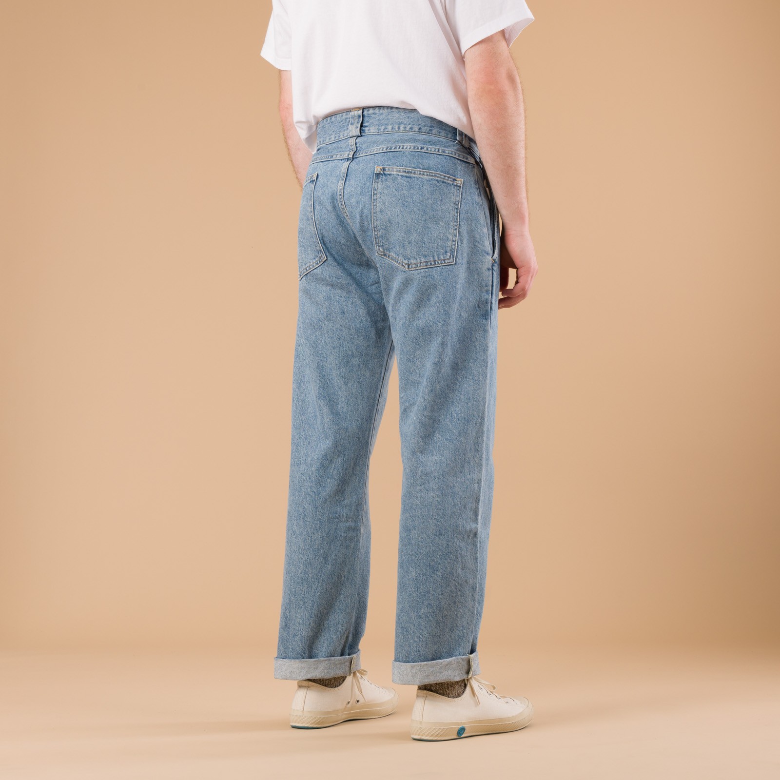 Image-Flâneurs_JAPAN BLUE JEANS / 13oz Denim Tuck Pants Fade Wash Indigo_de-dos