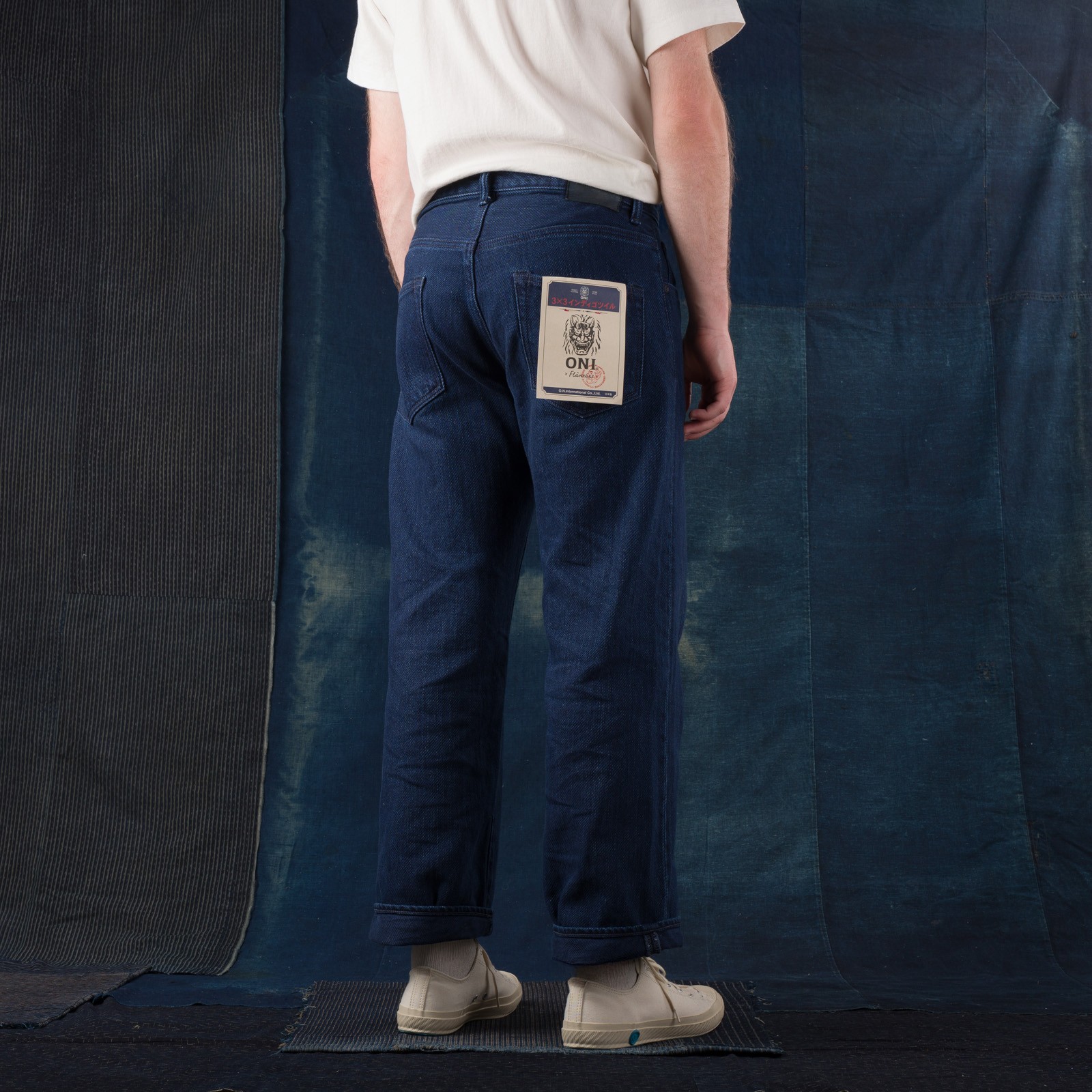 collaboration ONI x Flâneurs biowash 200 wide straight de dos