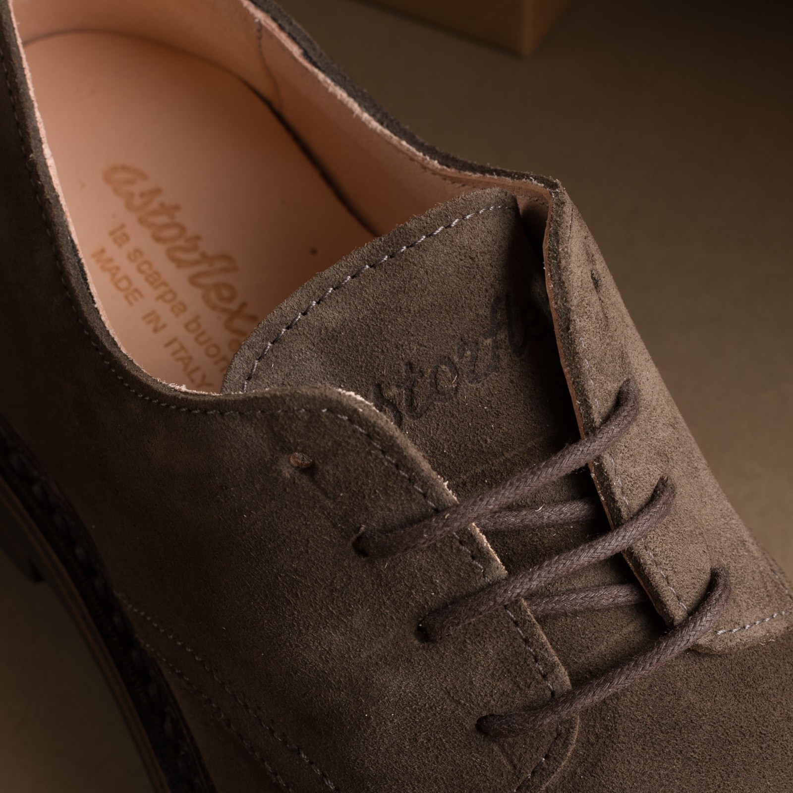 Image-Flâneurs_A/W25 ASTORFLEX / Redflex Rubber 001 Fumo_detail-2