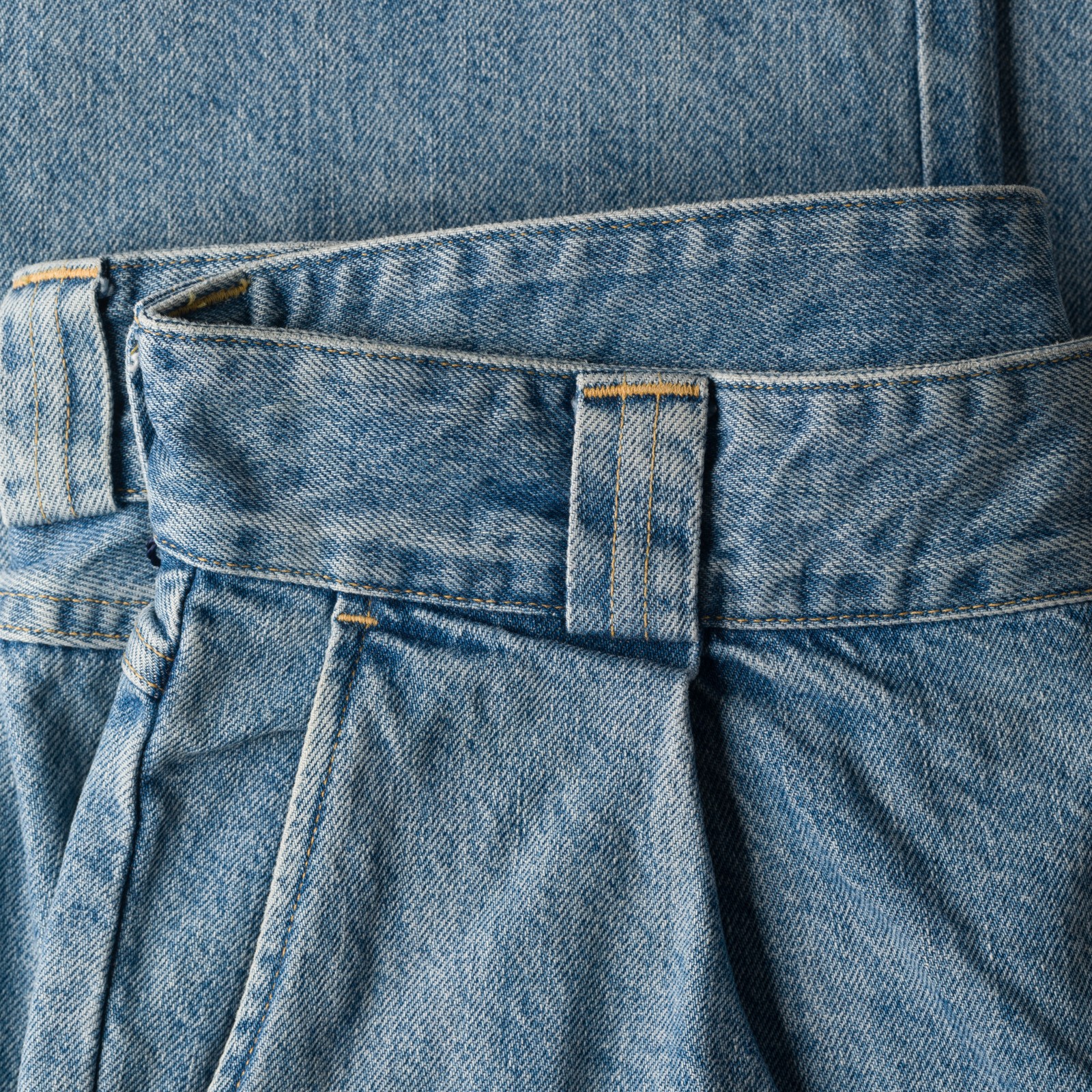 Image-Flâneurs_JAPAN BLUE JEANS / 13oz Denim Tuck Pants Fade Wash Indigo_detail-2