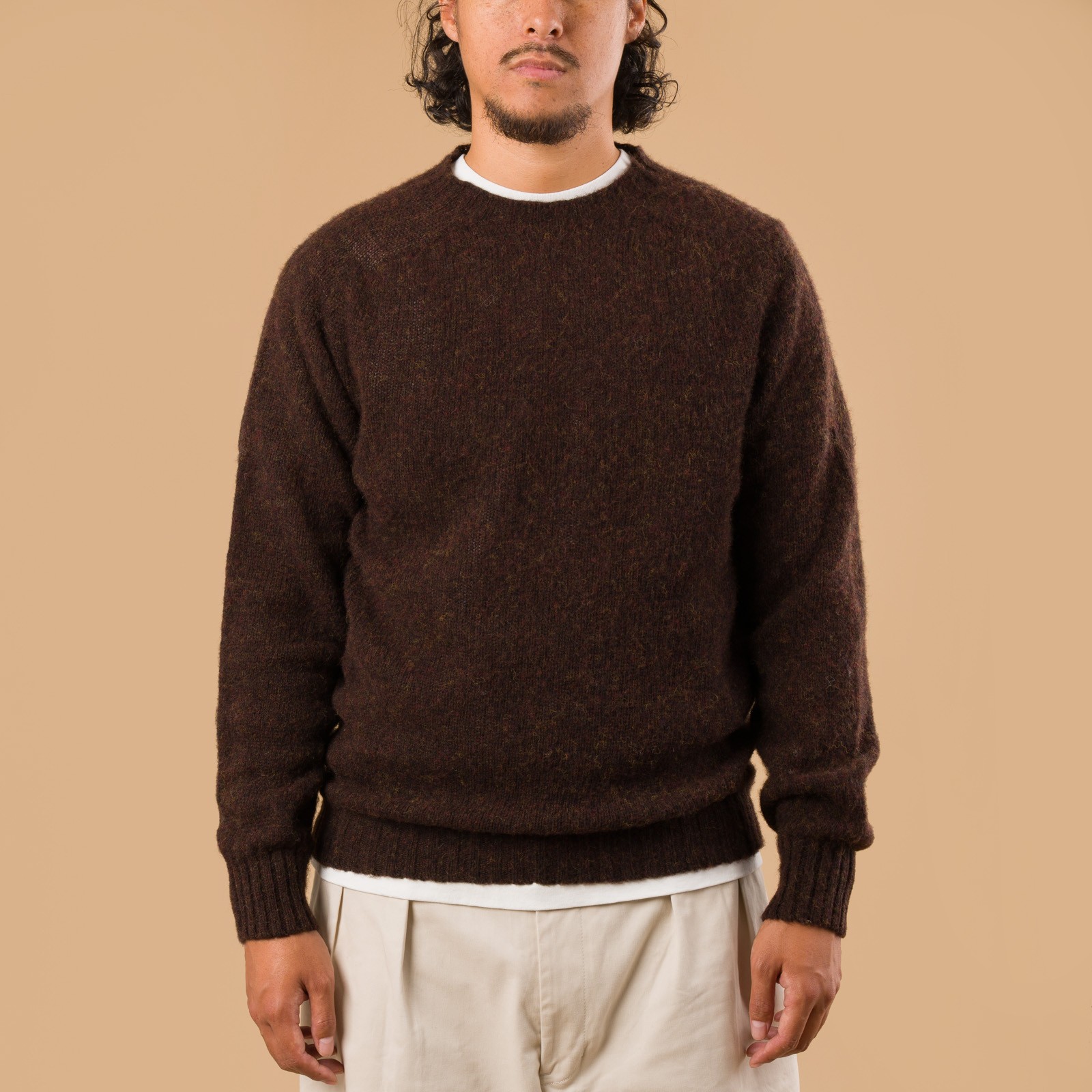 image portée de face pull HARLEY OF SCOTLAND X FLANEURS shaggy Crew Neck Mocha
