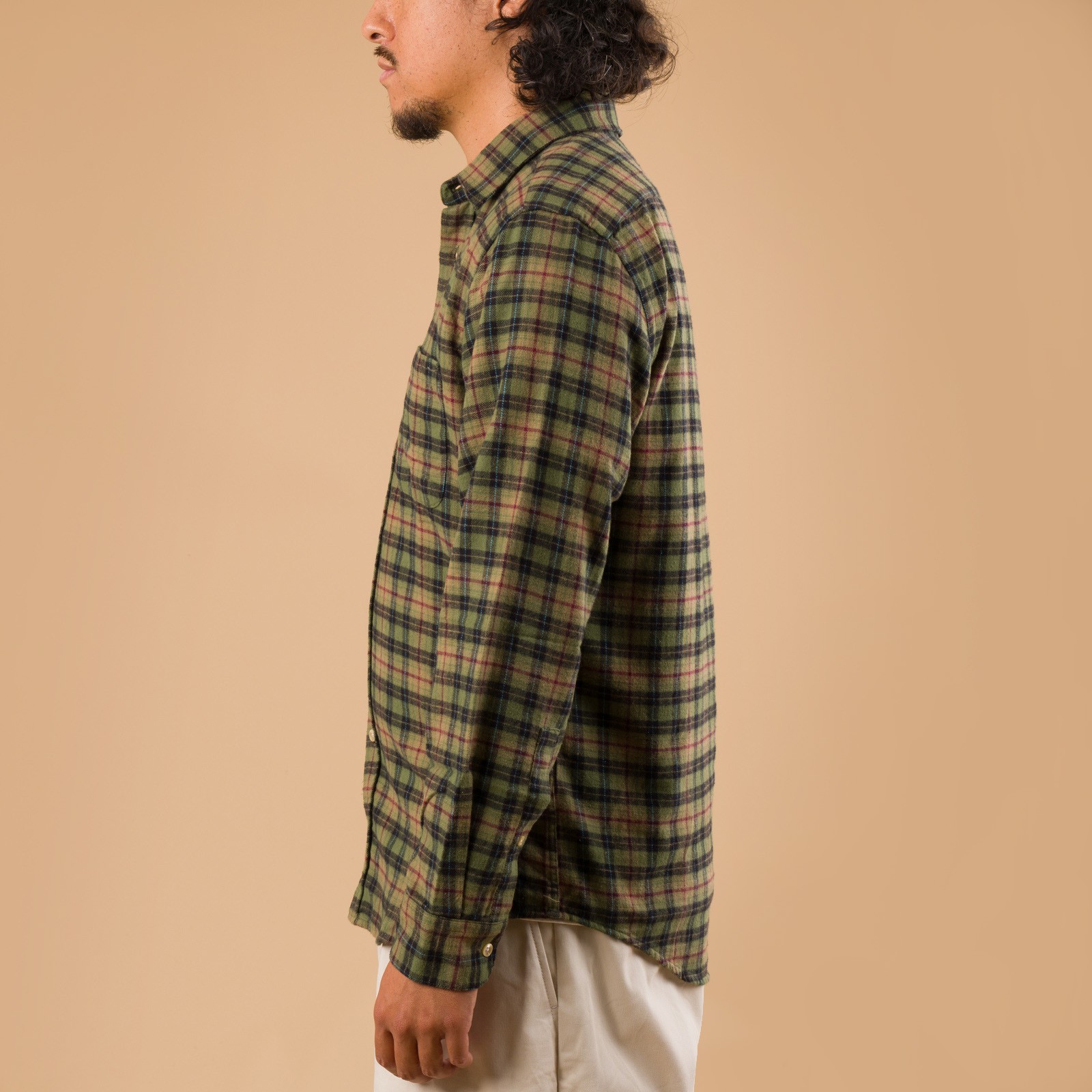 image portée profil flâneurs PORTUGUESE FLANNEL Parque Shirt
