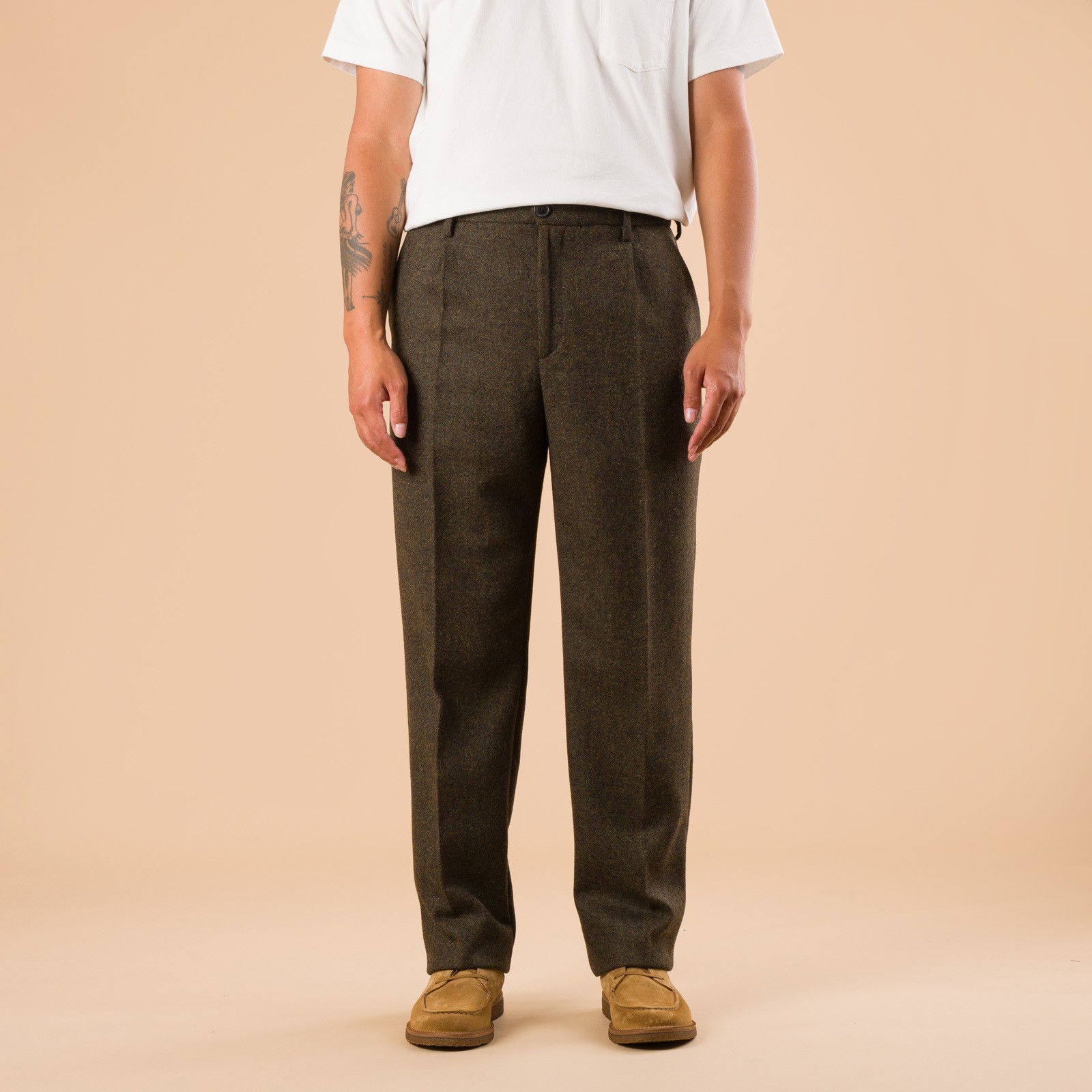 images flaneurs pantalon PORTUGUESE FLANNEL Single Pleat Trousers Forest Green de face