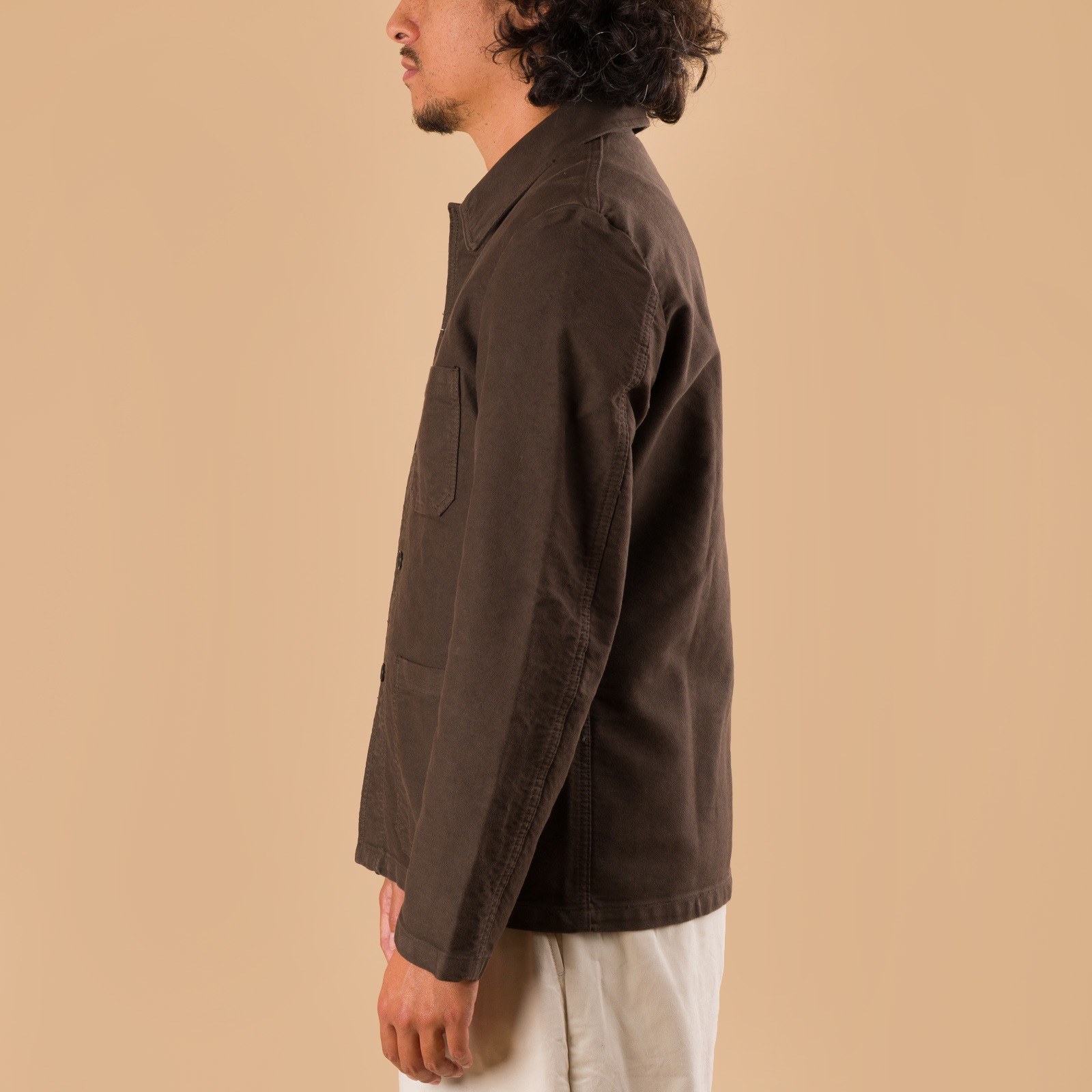 image flaneurs porté de profil VETRA Truffle French Moleskin Weaved Jacket
