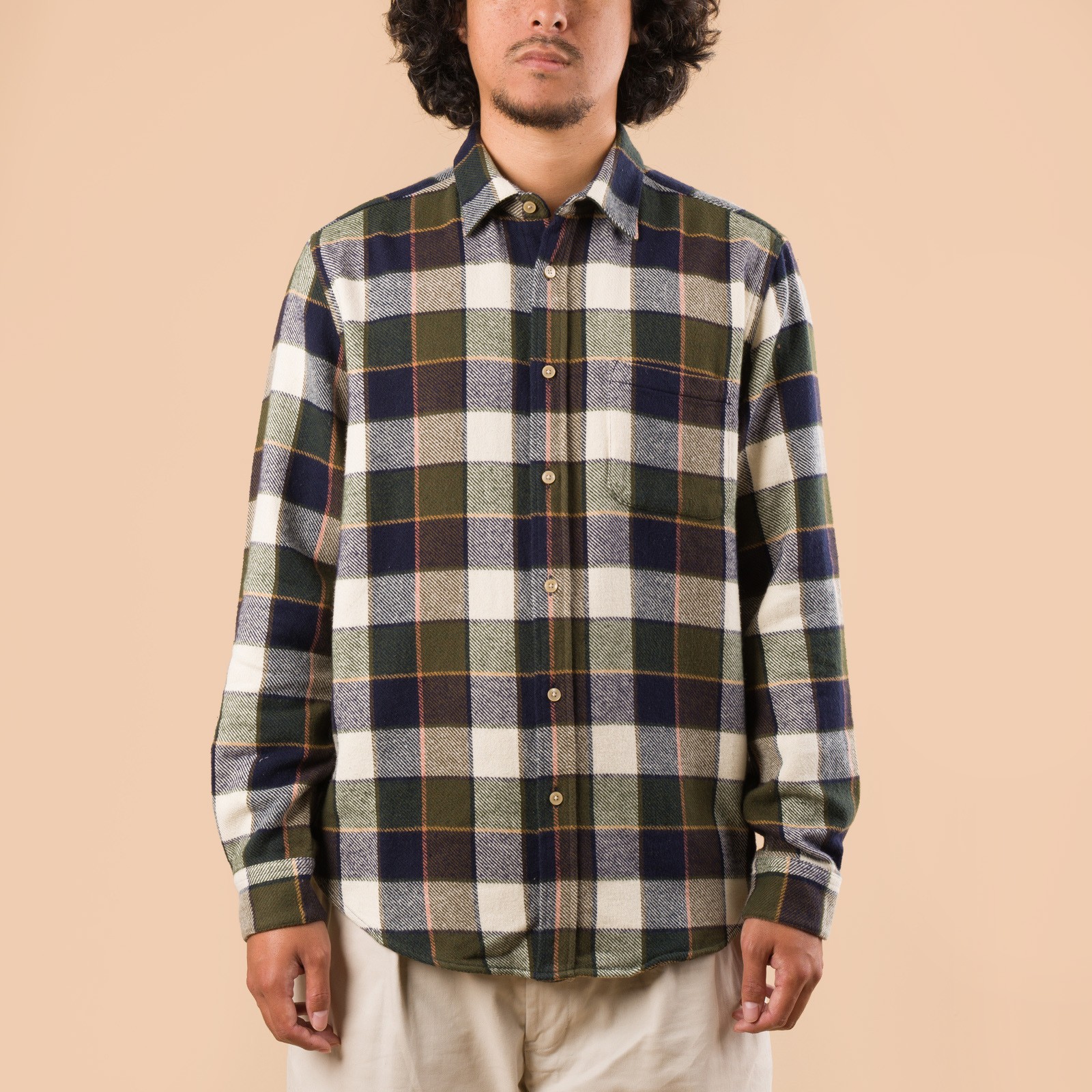 Image-Flâneurs_PORTUGUESE FLANNEL chemsie Pine Shirt_de-face